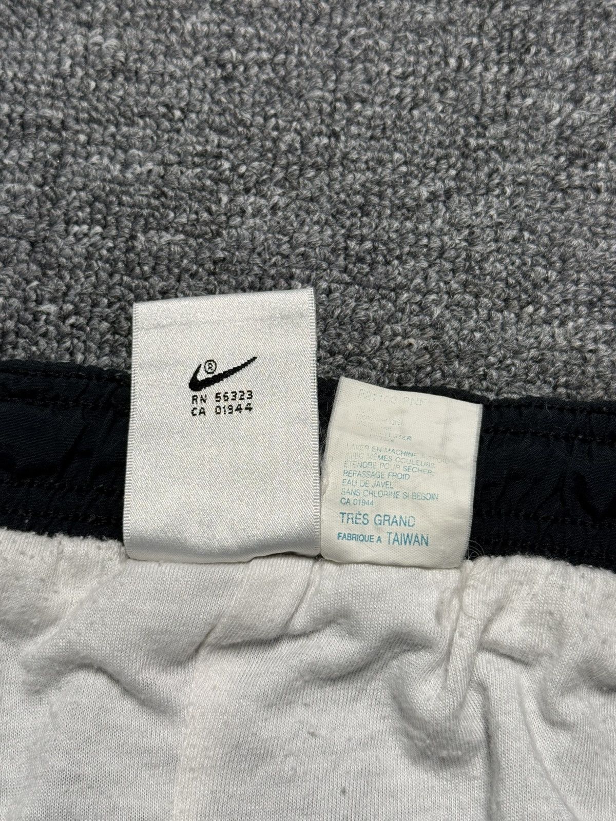 Nike Vintage Nike Challenge Court Nylon Track Pants Black Size XL Size US 38 / EU 54 - 6 Thumbnail