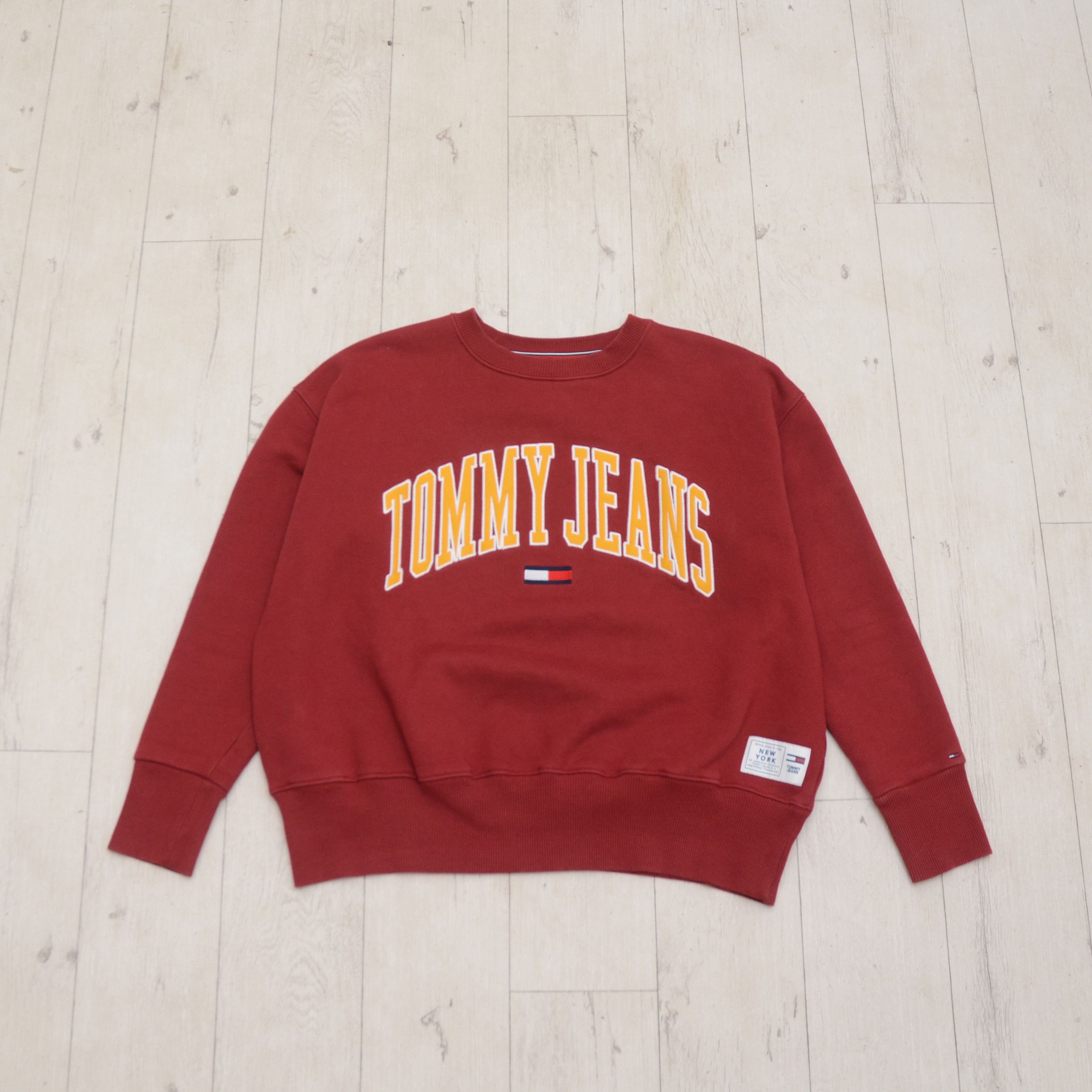 Tommy Hilfiger Tommy Hilfiger Tommy Jeans Red Box Logo Sweatshirt Unisex Size M / US 6-8 / IT 42-44 - 2 Thumbnail