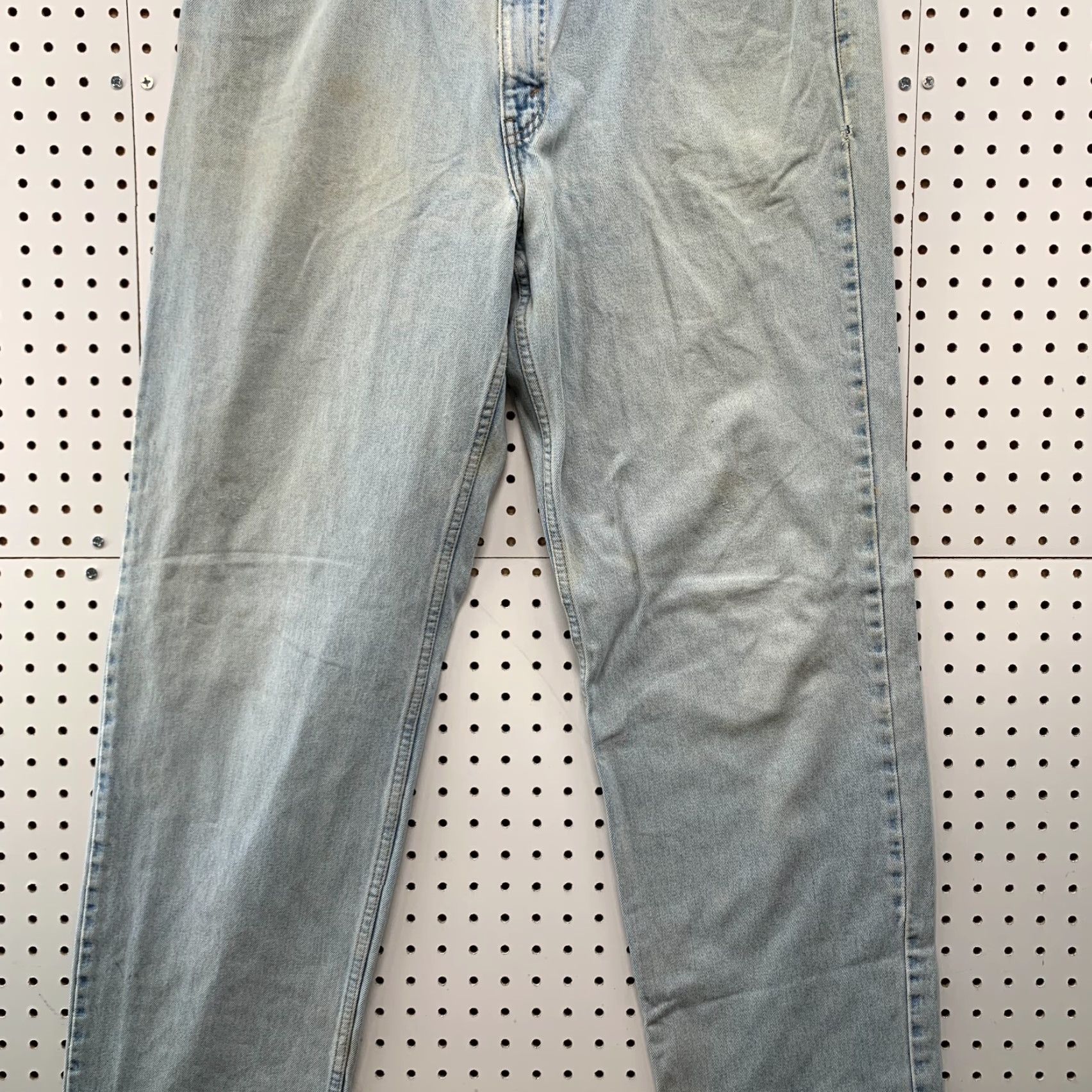 Levi's VINTAGE Levi's 550 Jeans Mens 36x35 Light Wash Distressed Denim 90s Straight Fit Mens Size US 36 / EU 52 - 6 Thumbnail