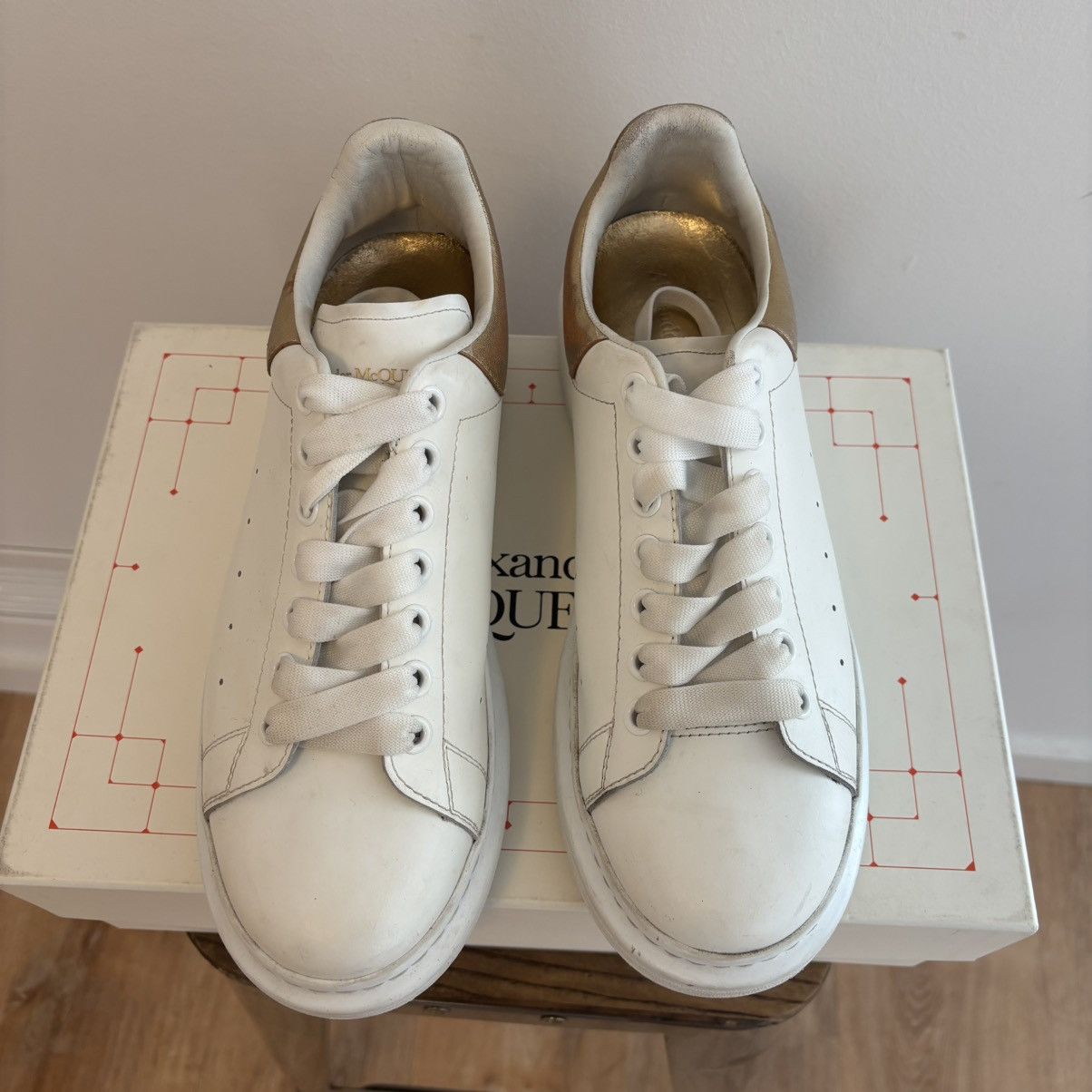 Alexander McQueen Alexander Mcqueen White Gold Sneakers Size 43 Size US 10 / EU 43 - 4 Thumbnail