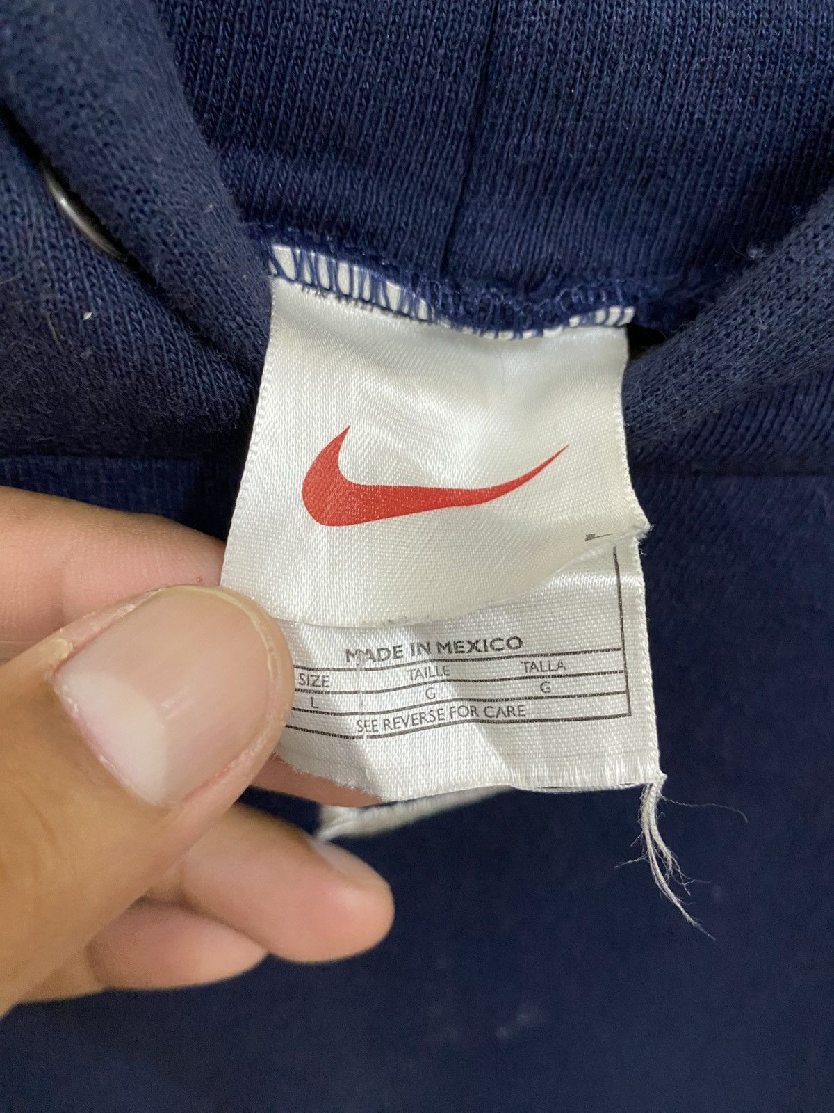 Nike Vintage 90s Nike Hoodie Center Navy Blue Size US L / EU 52-54 / 3 - 6 Thumbnail