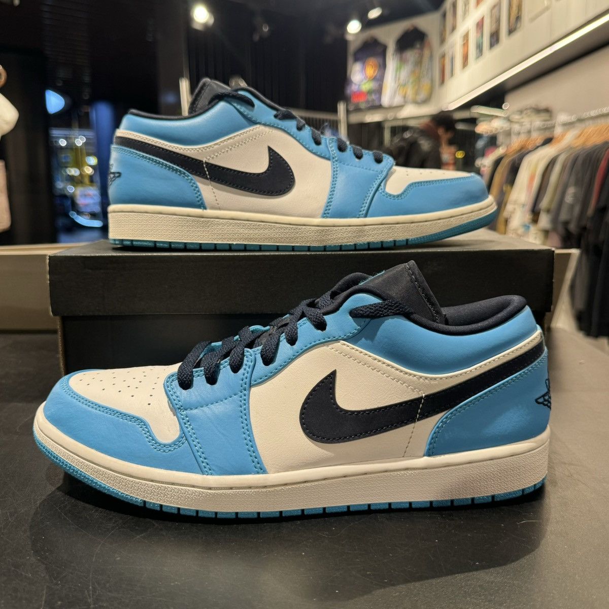 Jordan Brand Jordan 1 Low UNC University Blue Size US 11 / EU 44 - 2 Thumbnail