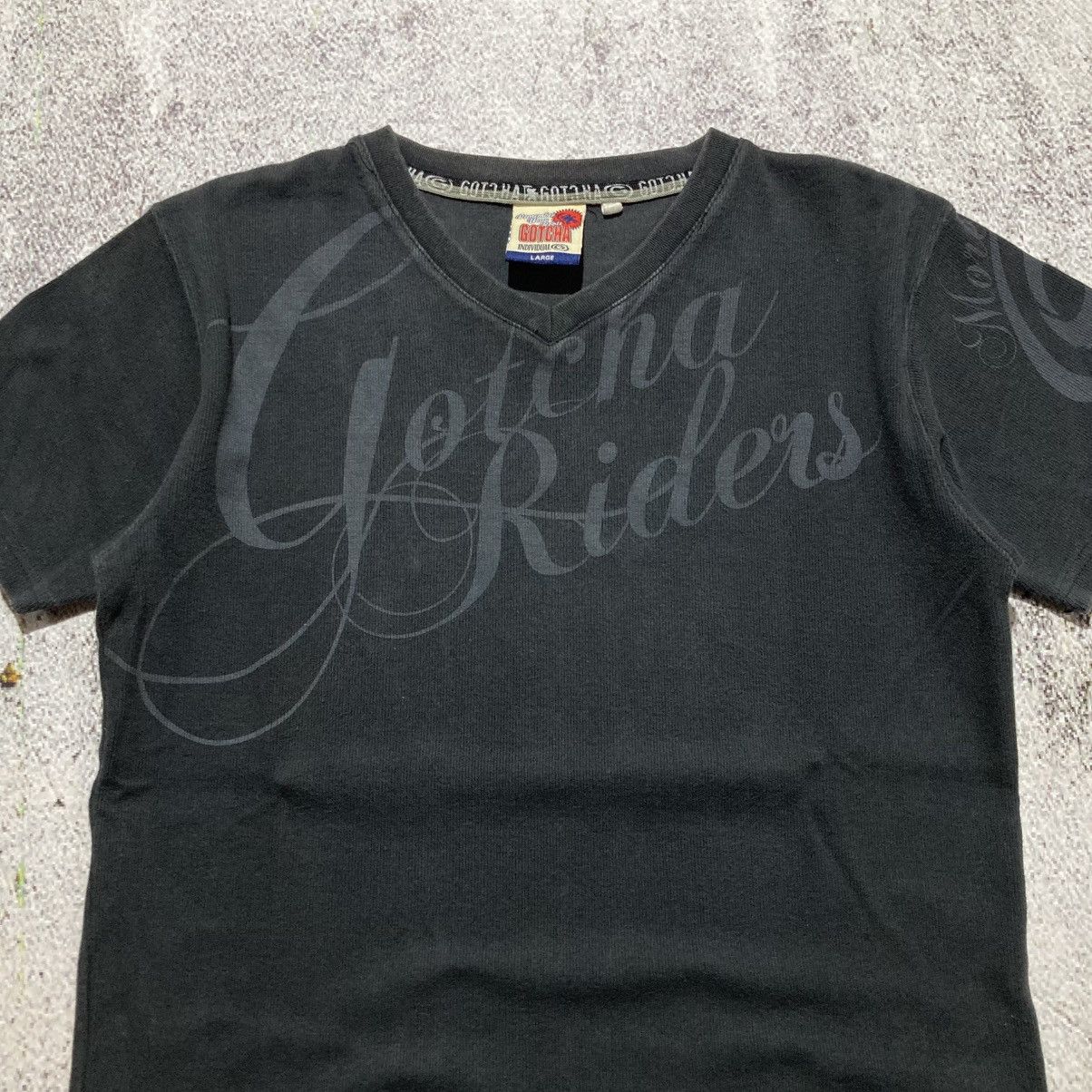 Japanese Brand 2000s Gotcha Surf Poem Logo T-shirt Tribal Punk Gothic Style Size US M / EU 48-50 / 2 - 2 Thumbnail