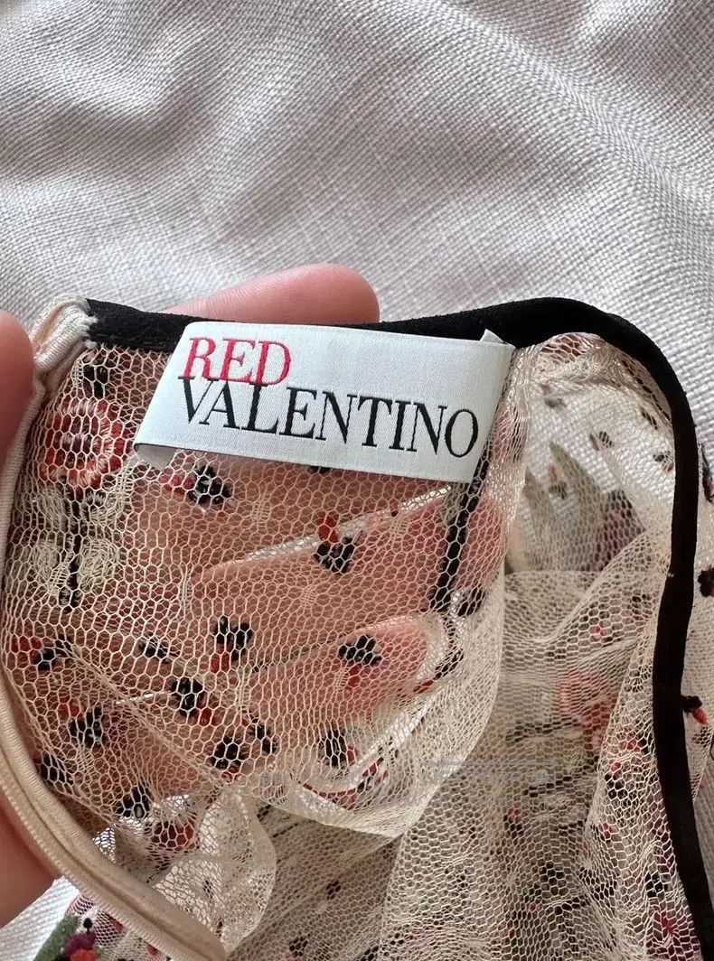 Valentino Valentino Polka dot strawberry dress Size M / US 6-8 / IT 42-44 - 7 Thumbnail