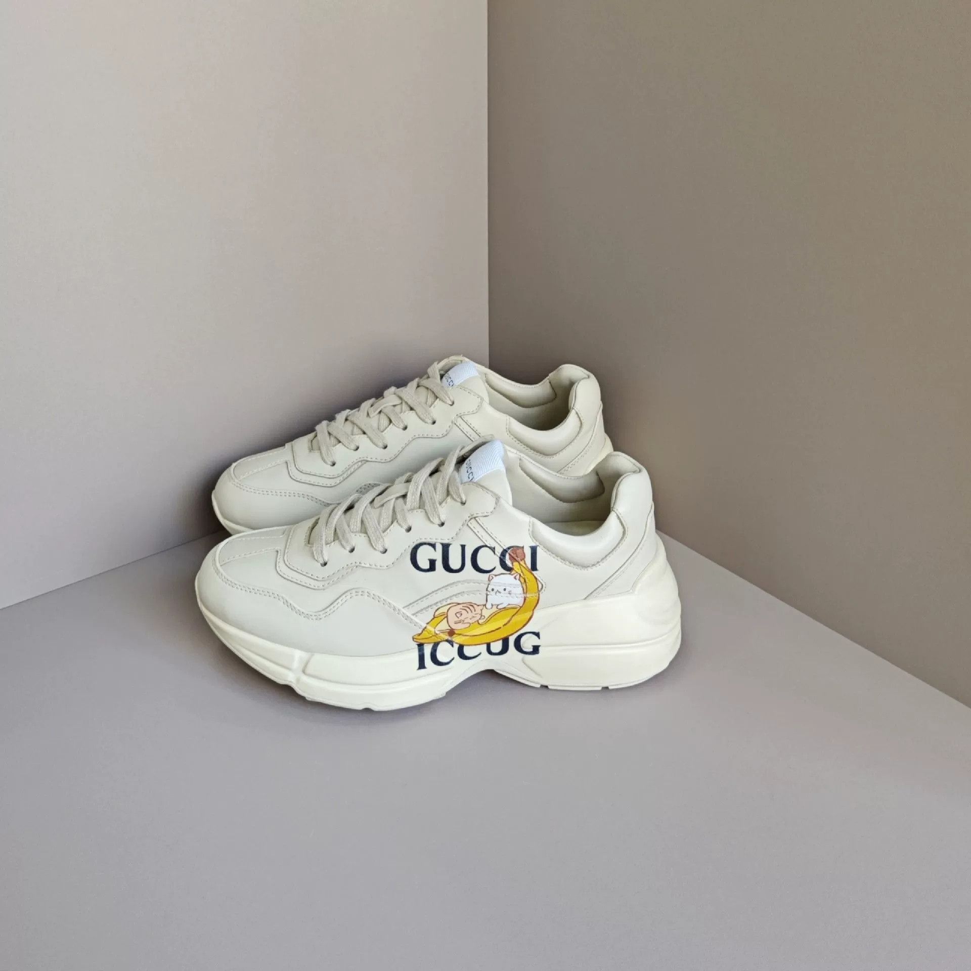 Gucci Gucci Lowtop Sneakers us_7 Women Size US 7 / IT 37 - 1 Thumbnail