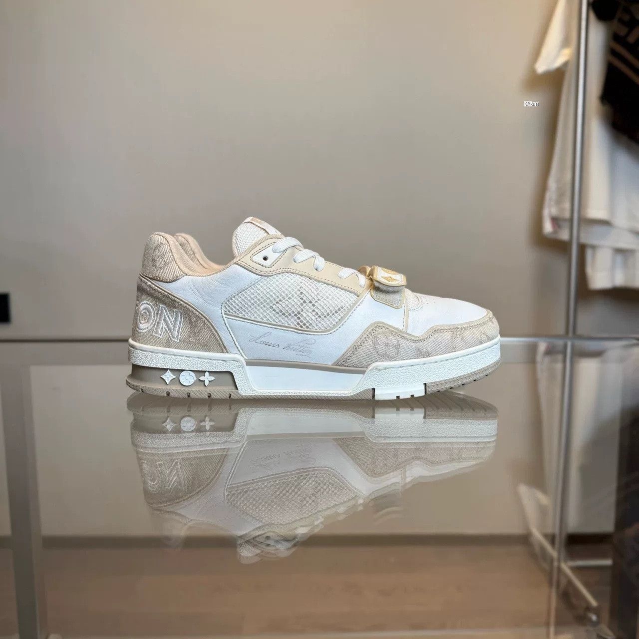 Louis Vuitton Louis Vuitton Trainer Sneakers Size US 8.5 / EU 41-42 - 2 Thumbnail