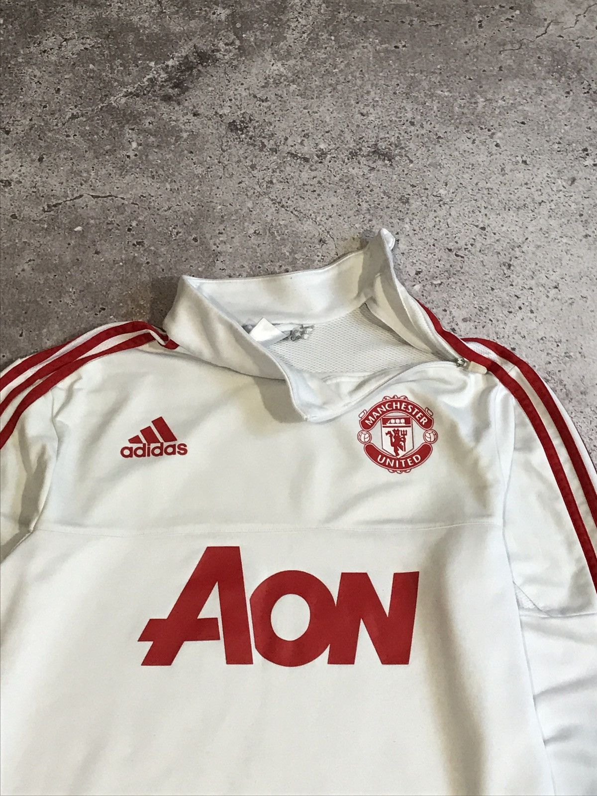 Adidas Vintage Sweatshirt Adidas Manchester United Big Logo Faded Size US M / EU 48-50 / 2 - 2 Thumbnail