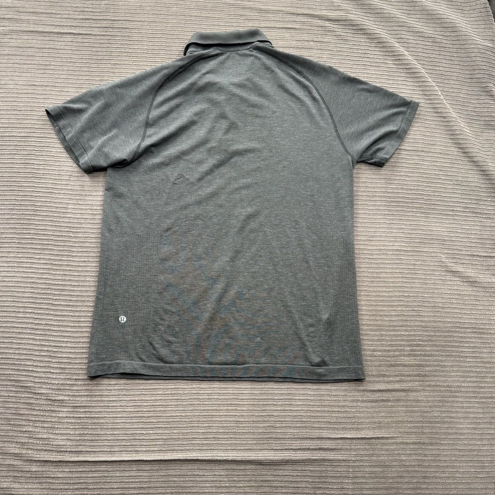 Lululemon Lululemon Polo Shirt Mens Large Gray Movement Is Medicine Golf Activewear Shirt Size US L / EU 52-54 / 3 - 2 Thumbnail