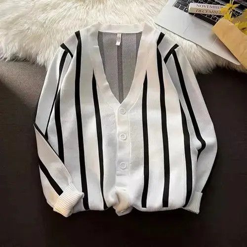 Japanese Brand New Stylish Elegant Striped Cardigan Knitwear Jumper Size US XS / EU 42 / 0 - 1 Thumbnail