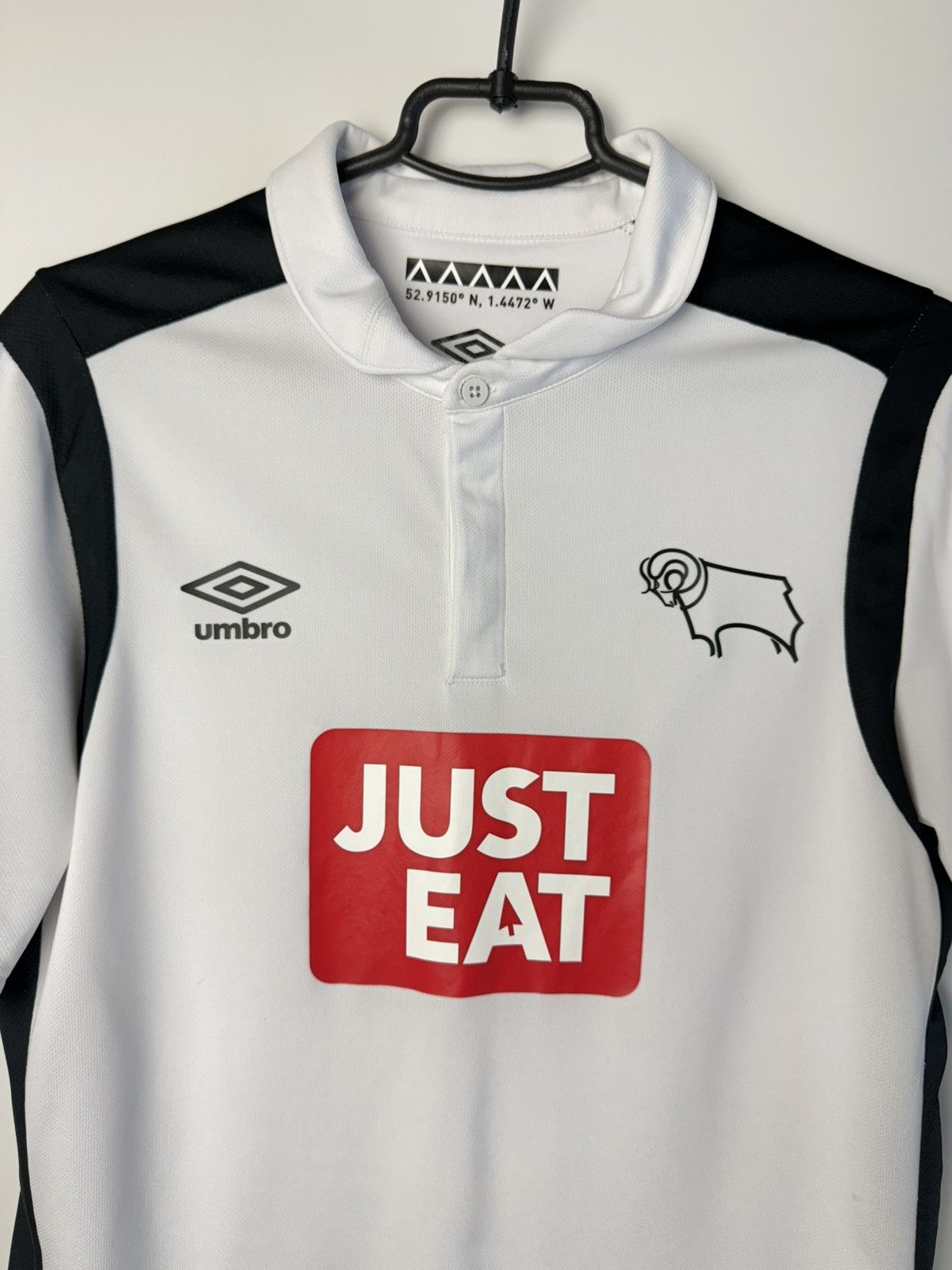 Umbro Derby Counry 2016 2017 Home Football Soccer Jersey Umbro Size US M / EU 48-50 / 2 - 3 Thumbnail
