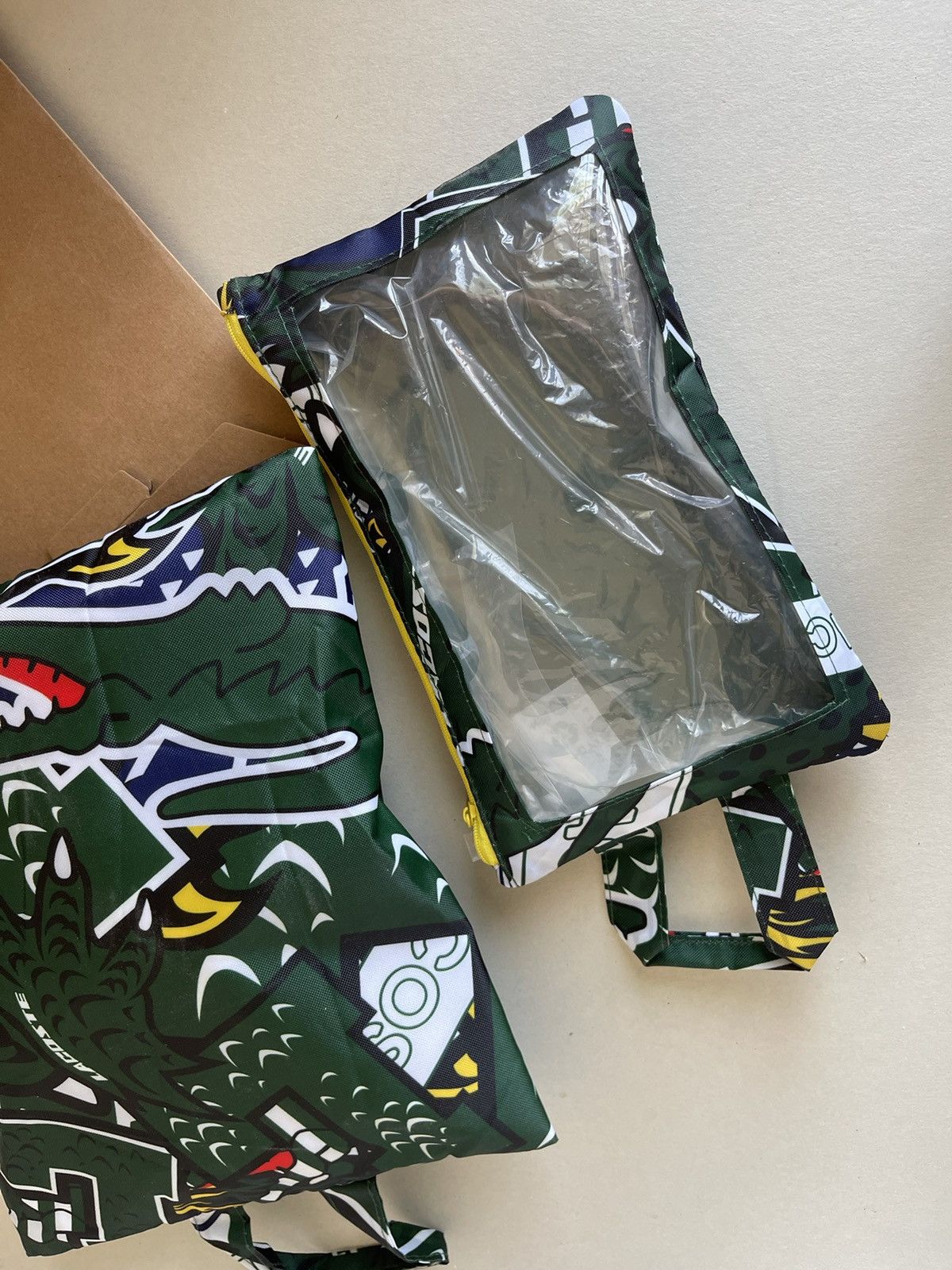 Lacoste × Larose Paris (new+box) Lacoste RARE! Travel kit (toiletries) unisex pouch Size ONE SIZE - 3 Thumbnail