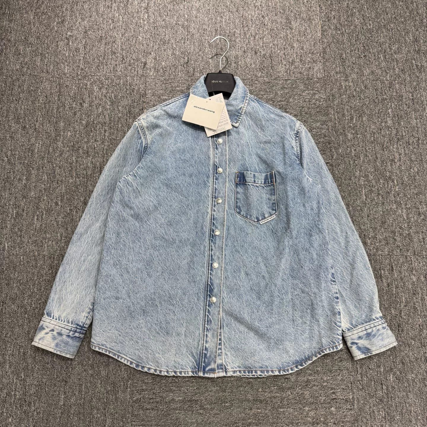 Alexander Wang alexander wang vintage denim jacket in light wash. Size US XXS / EU 40 - 1 Thumbnail