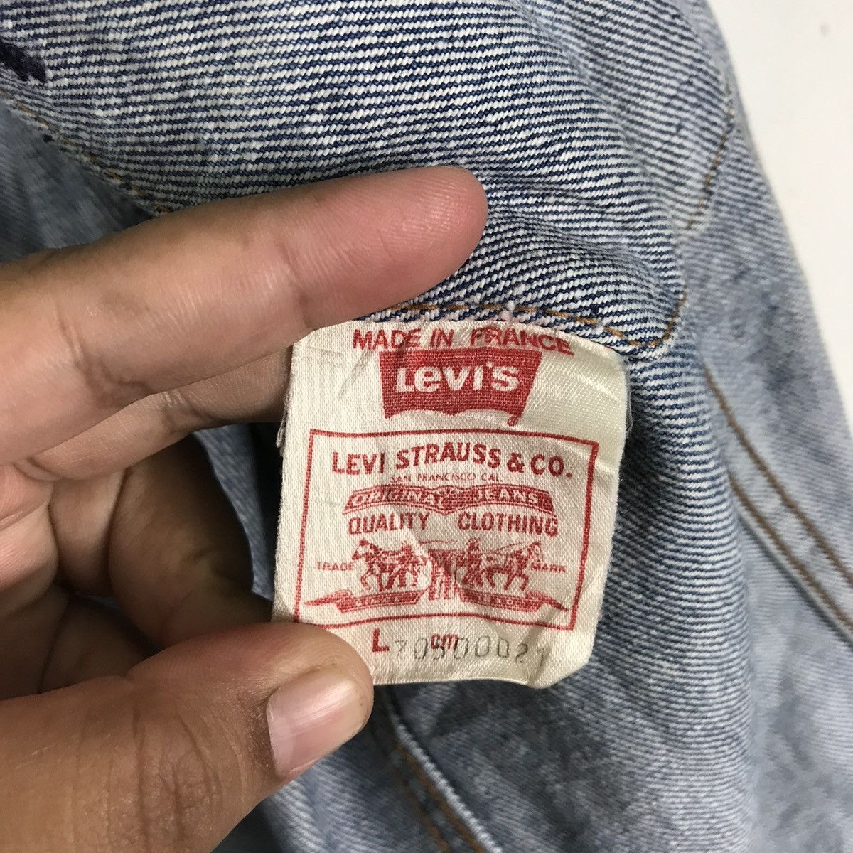 Levi's 🔥 90s RARE VINTAGE LEVIS 705 TRUCKER JACKET MADE IN FRANCE Size US M / EU 48-50 / 2 - 11 Thumbnail