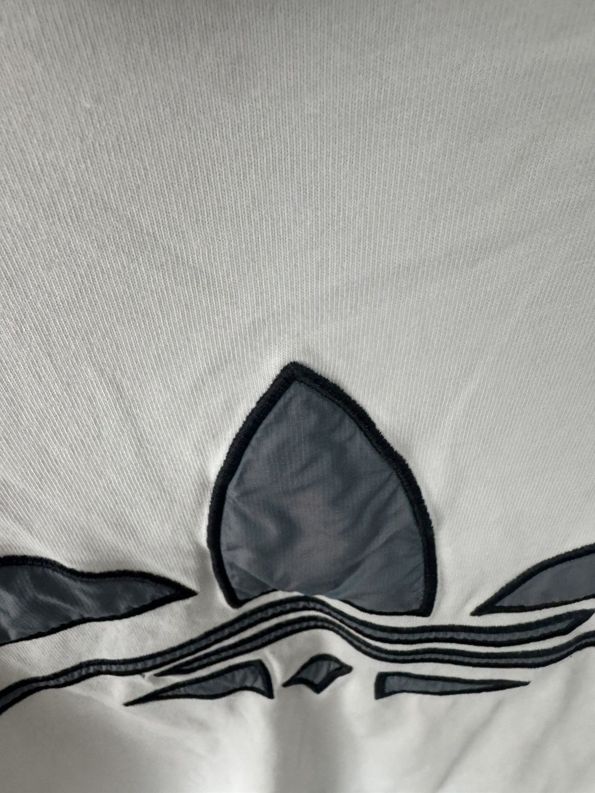 Adidas Adidas T-Shirt L Iridescent Trefoil Logo White Cotton Size US L / EU 52-54 / 3 - 4 Thumbnail