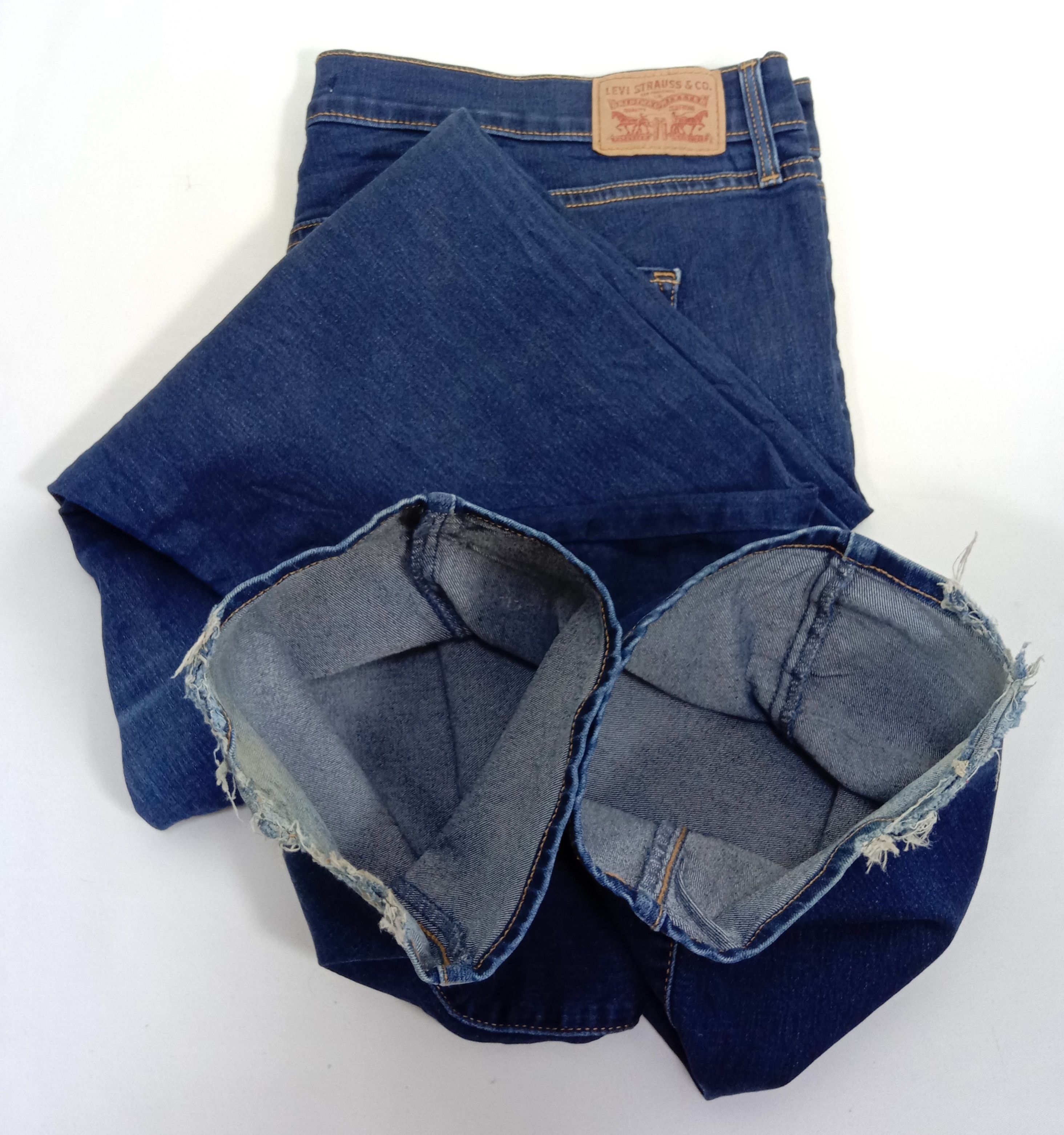 Levi's Vintage Levi's 315 Flare Jeans Shaping Bootcut Denim Size 36" / US 14 / IT 50 - 16 Thumbnail