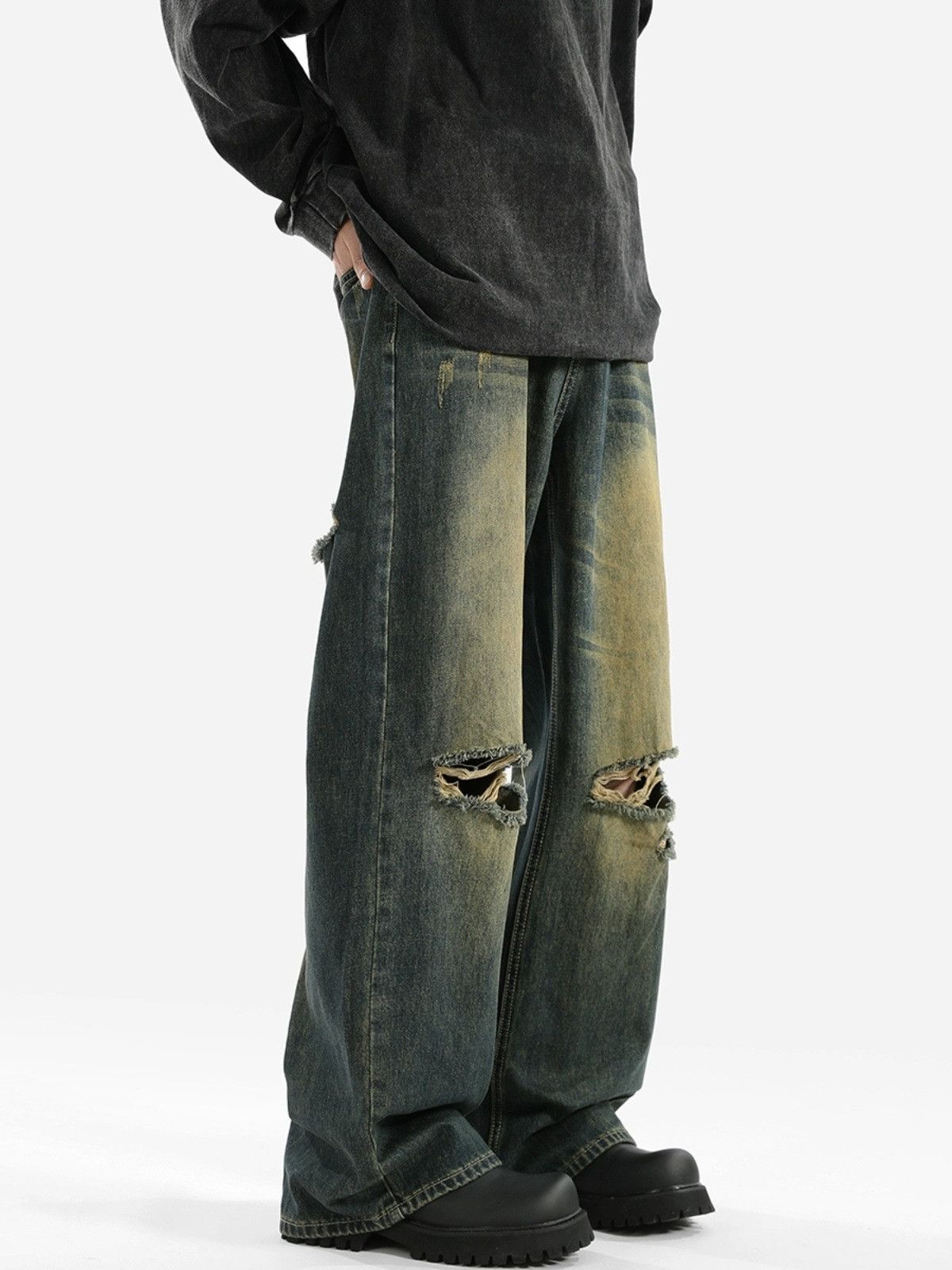 Japanese Brand Men's high street distressed loose straight-leg ripped jeans Size US 32 / EU 48 - 2 Thumbnail