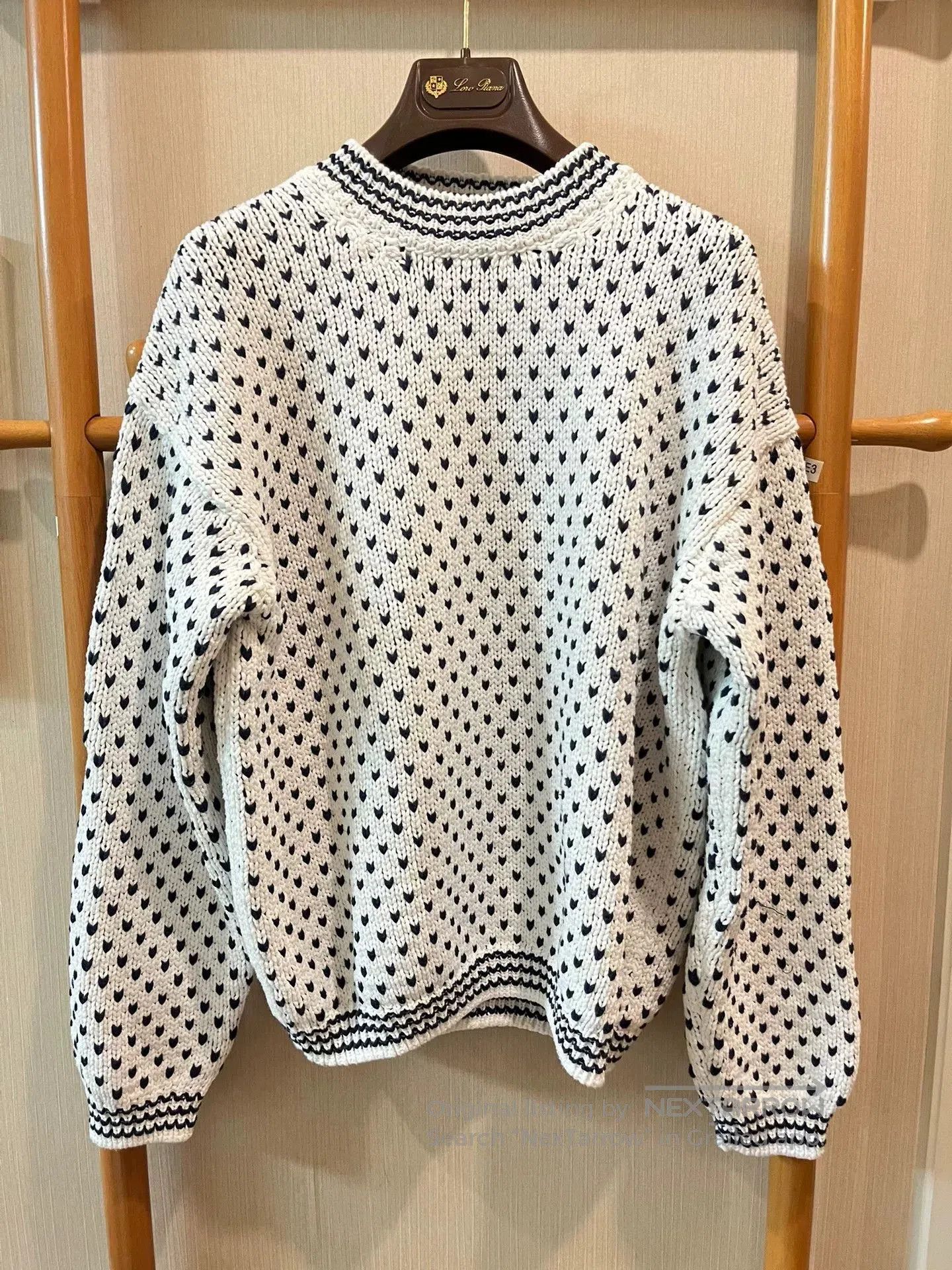 Loro Piana Loro Piana White Heart Knit Sweater. Size US M / EU 48-50 / 2 - 1 Thumbnail