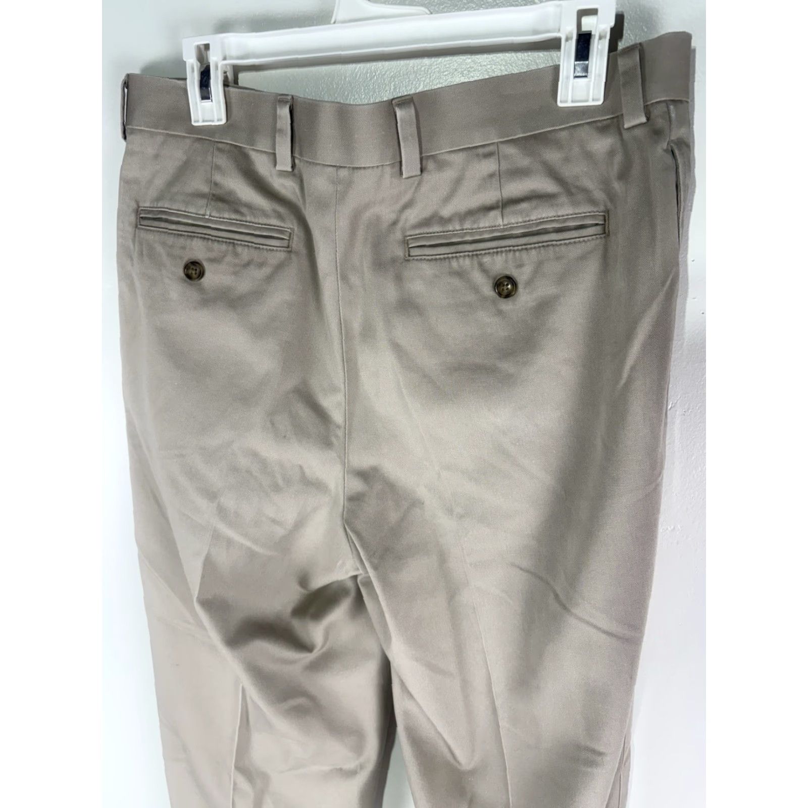 Vintage VINTAGE LL BEAN Dress Pants Men’s Regular 33 x 35.5 Beige 100% Cotton Pleated Mid Rise, Natural Fit, 2 Front/2 Back Pockets (Business, Workwear) Mens Size US 33 - 5 Thumbnail