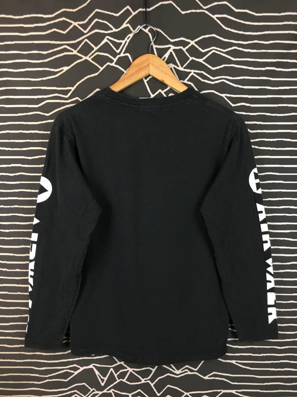 Airwalk Vtg Airwalk Skateboards Split Logo Long Sleeve Tee Size US S / EU 44-46 / 1 - 5 Thumbnail