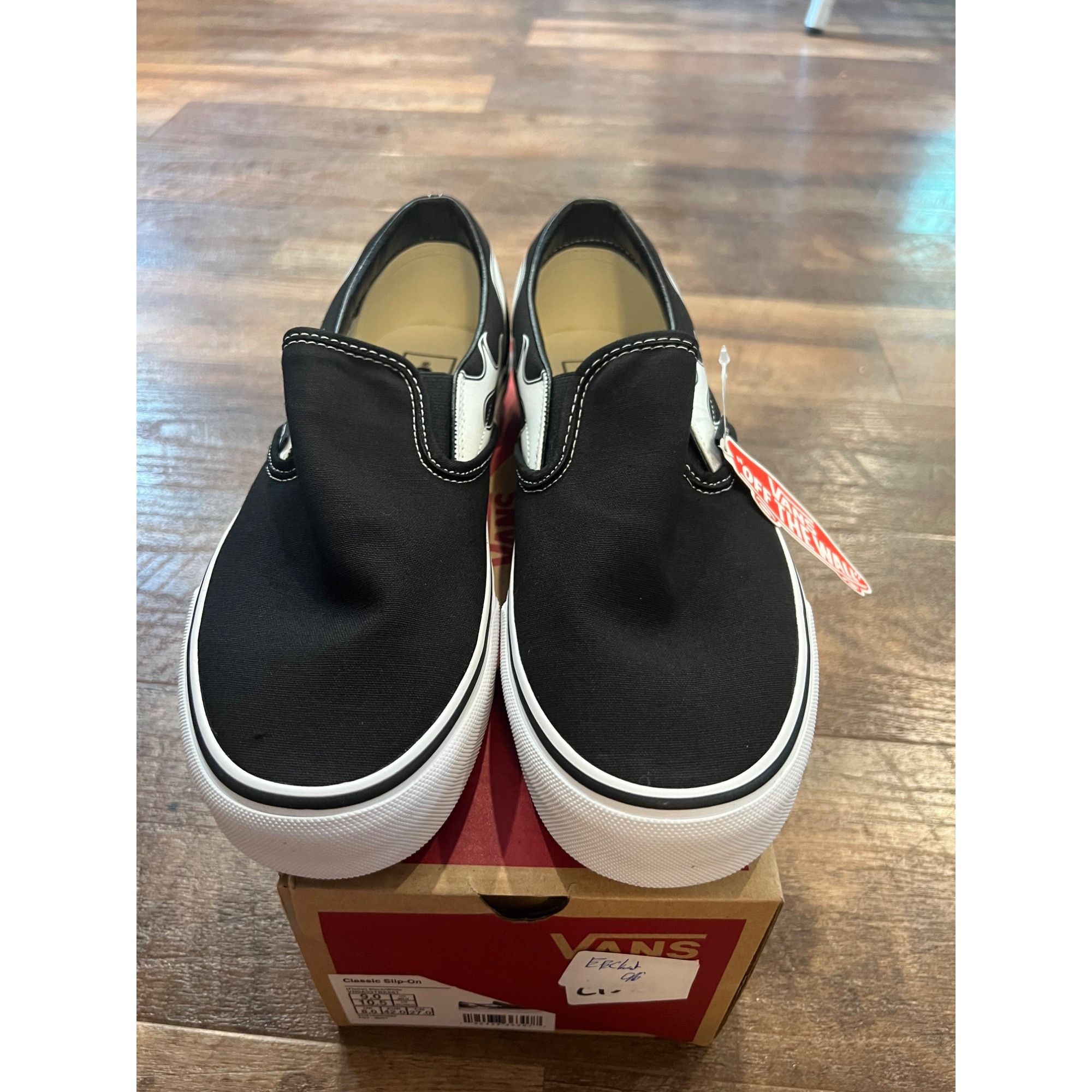 Vans Brand New VANS CLASSIC SLIP-ON (FLAME) BLACK / WHITE VN0A33T Size US 9 / EU 42 - 2 Thumbnail
