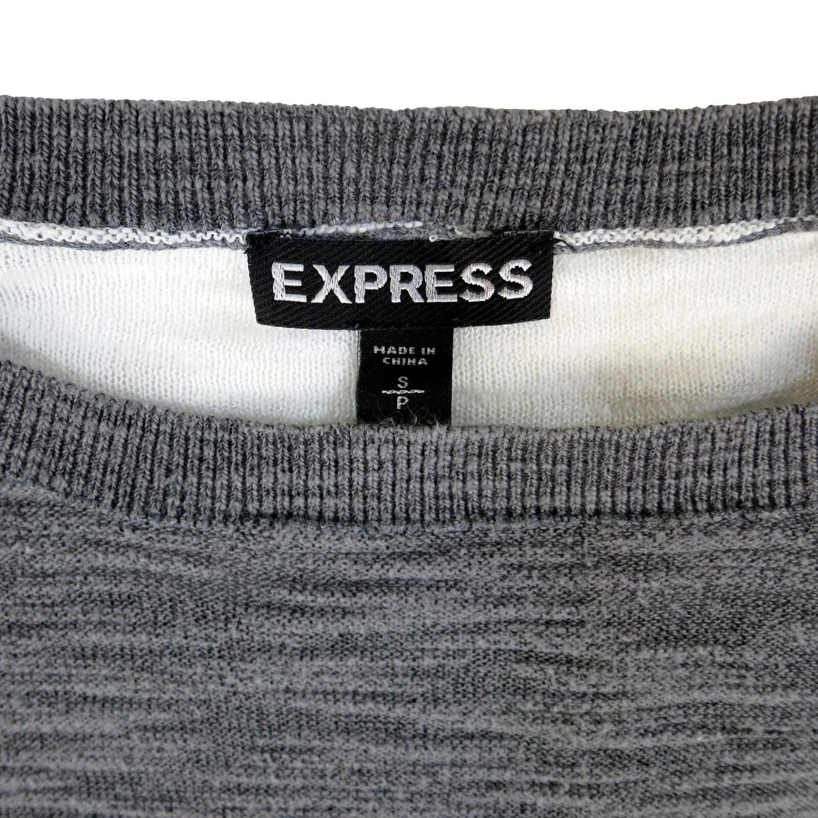 Express Express Gray and White Striped Lightweight Sweater Size S Size S / US 4 / IT 40 - 2 Thumbnail