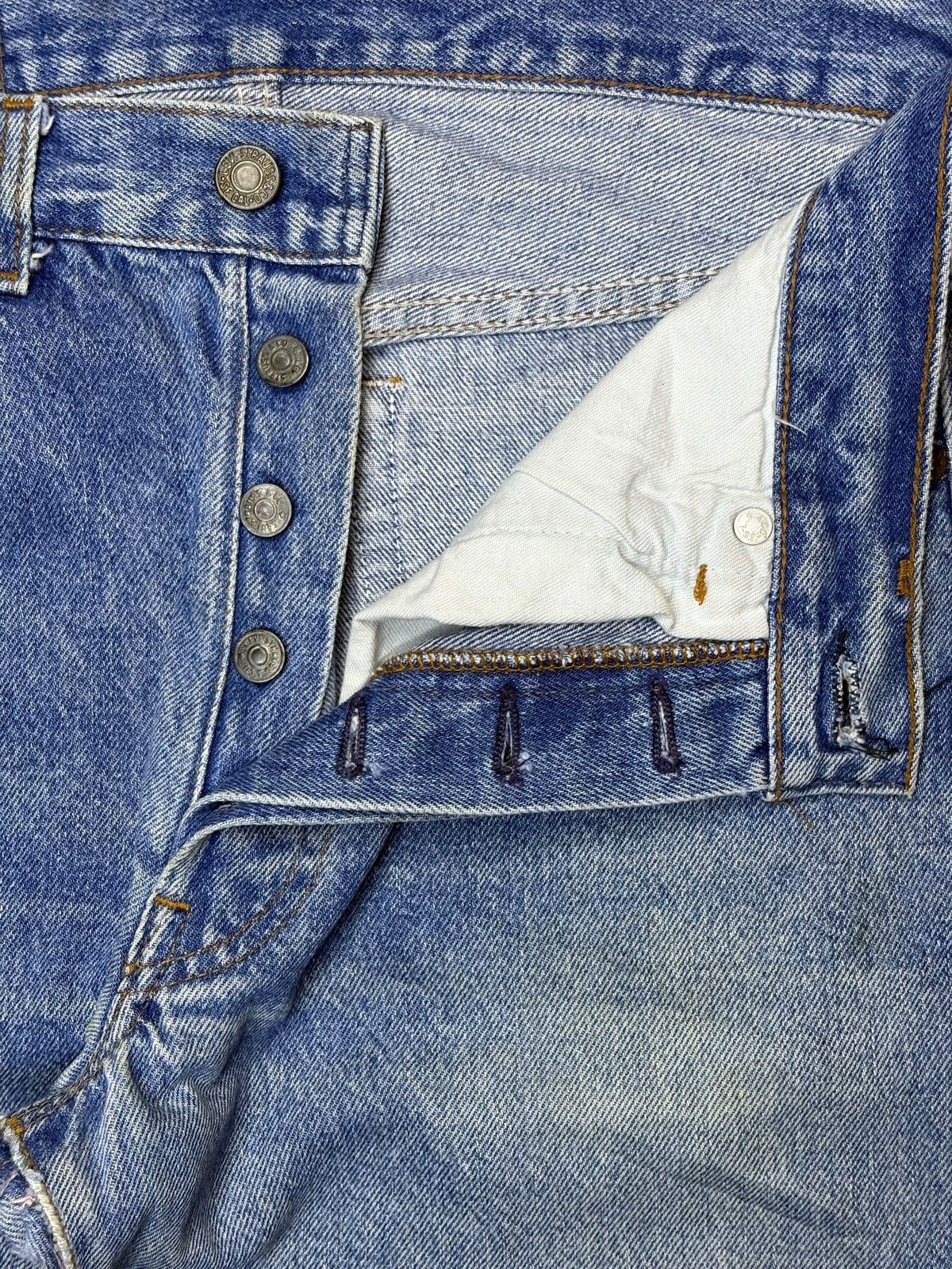 Levi's Vintage 80s Levis 501 Blue Wash Distressed Loose Jeans Size US 28 / EU 44 - 3 Thumbnail