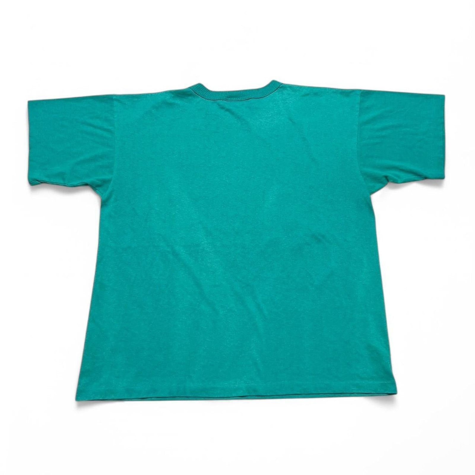 Vintage Vintage 90’s Surf Man International T-shirt Sz Large Retro Size US L / EU 52-54 / 3 - 8 Thumbnail