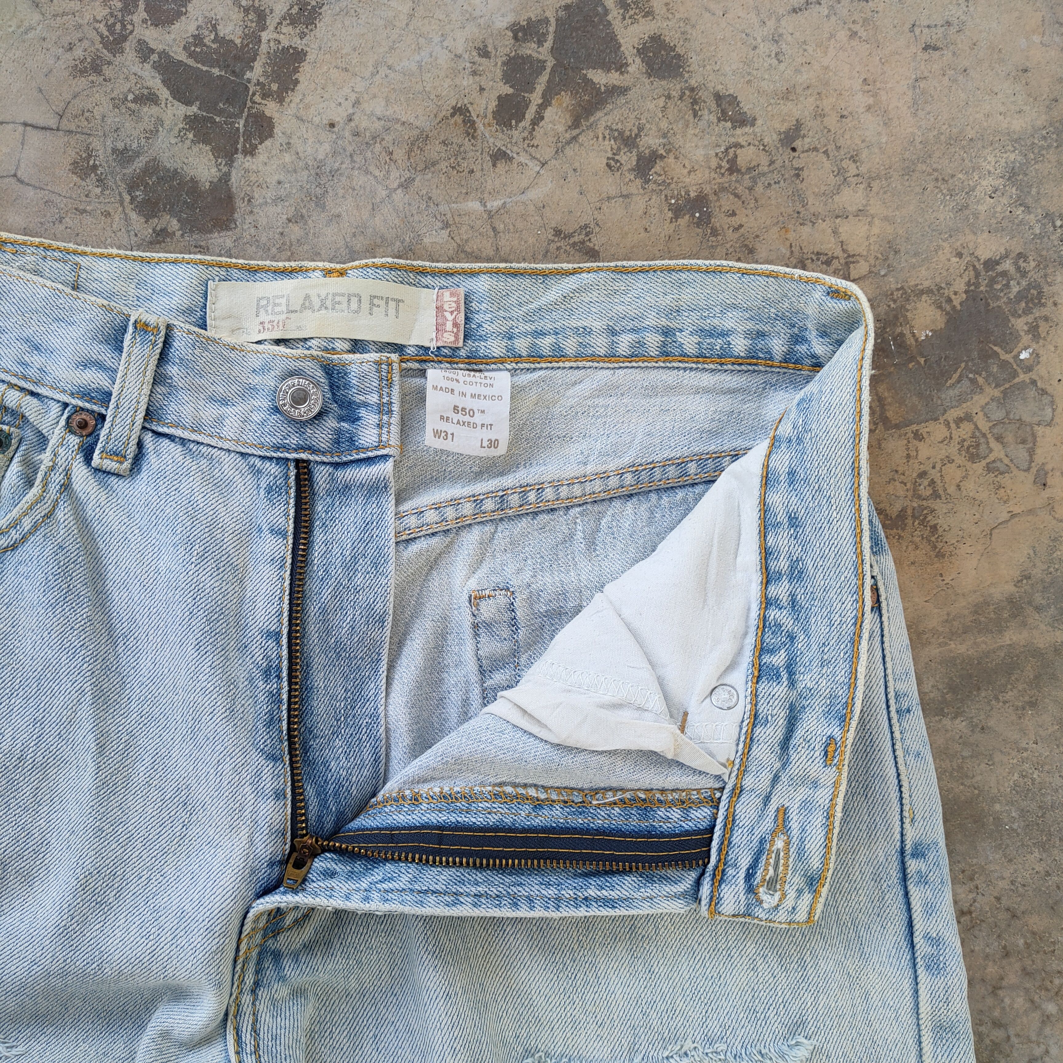 Levi's Vintage Clothing Vintage Levi's 550 Relaxed Fit light blue distressed Denim Size US 32 / EU 48 - 8 Thumbnail