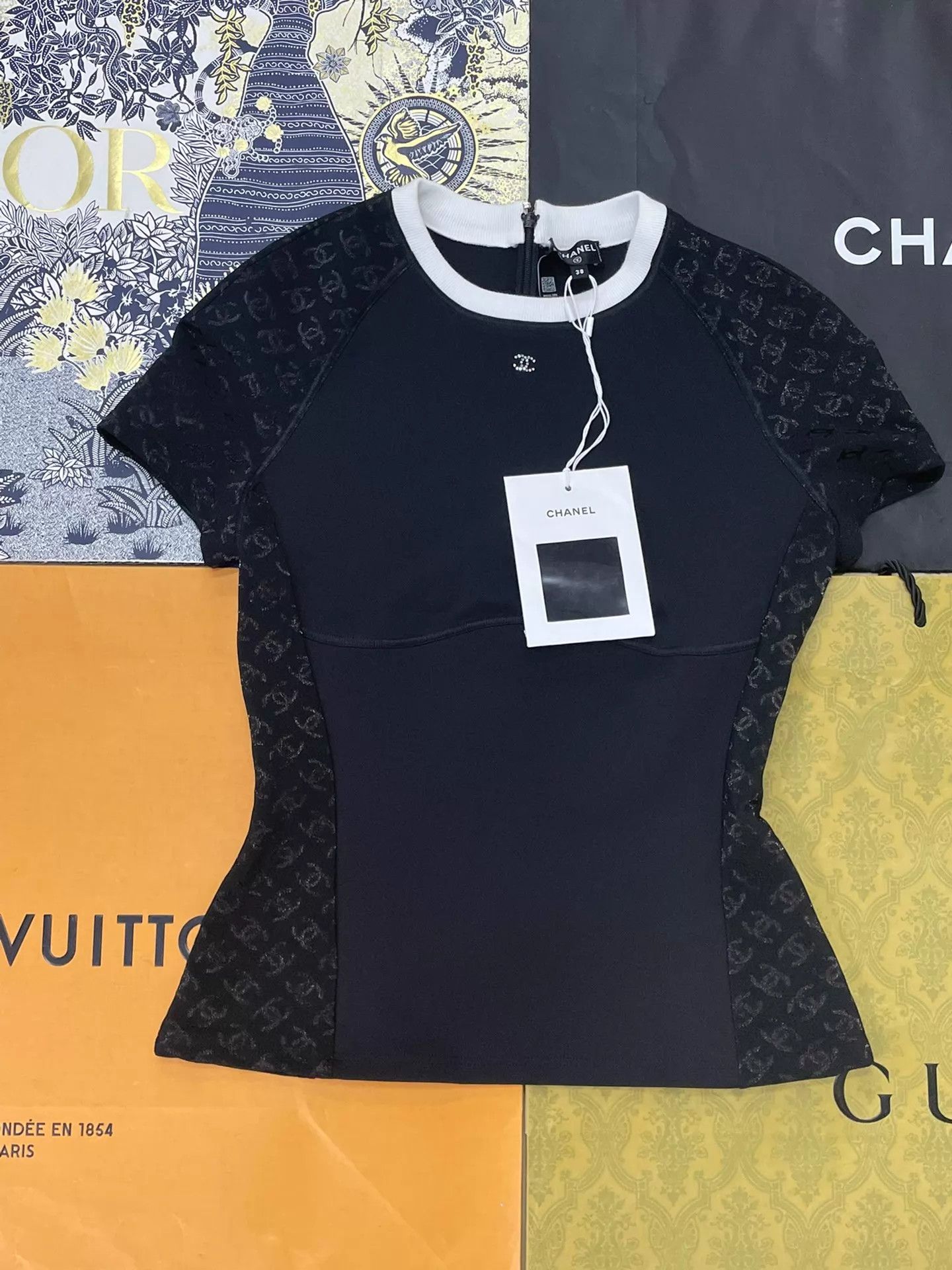 Chanel Chanel 24C Black Slim Logo Short Sleeve FR38 Size S / US 4 / IT 40 - 1 Thumbnail