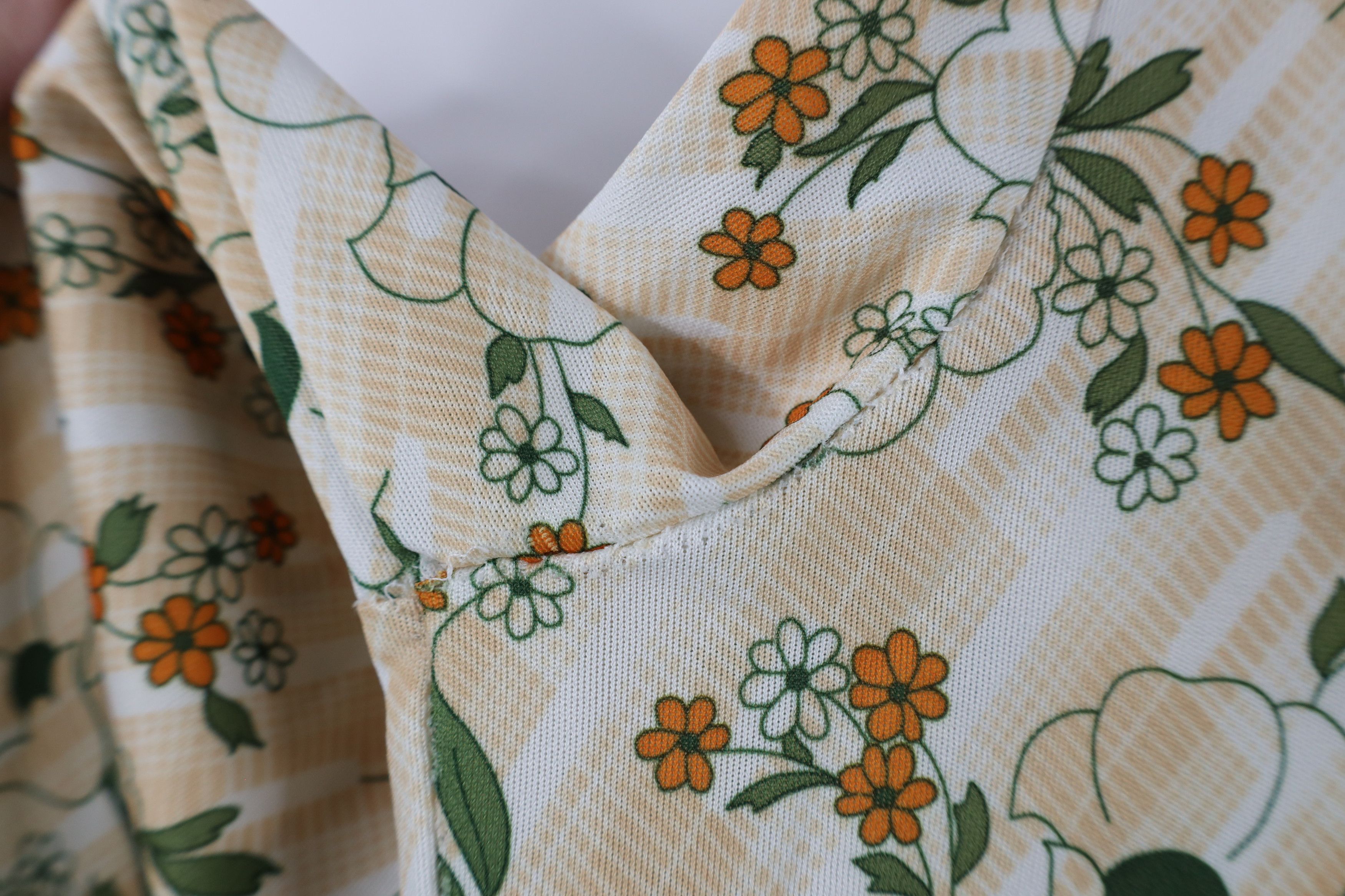 Vintage Vintage 70s Mid Century Modern MCM Flower Knit Shirt USA Size L / US 10 / IT 46 - 10 Thumbnail