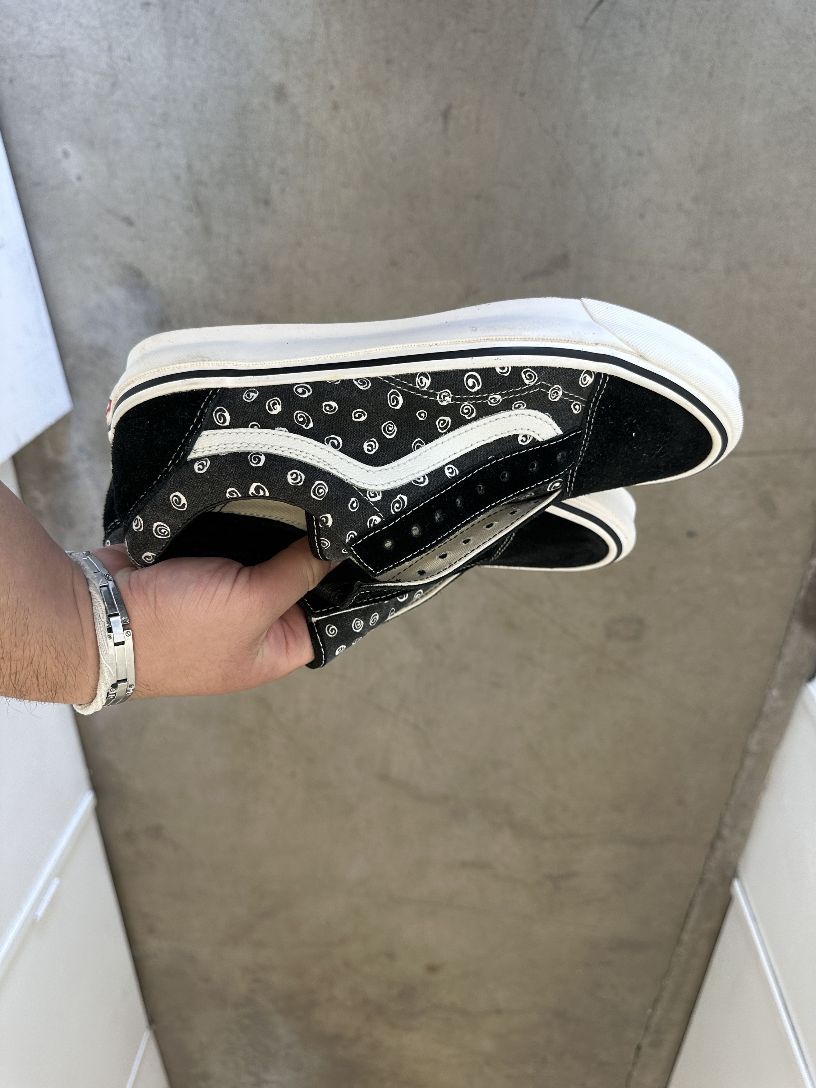 Vans swirl. 812.