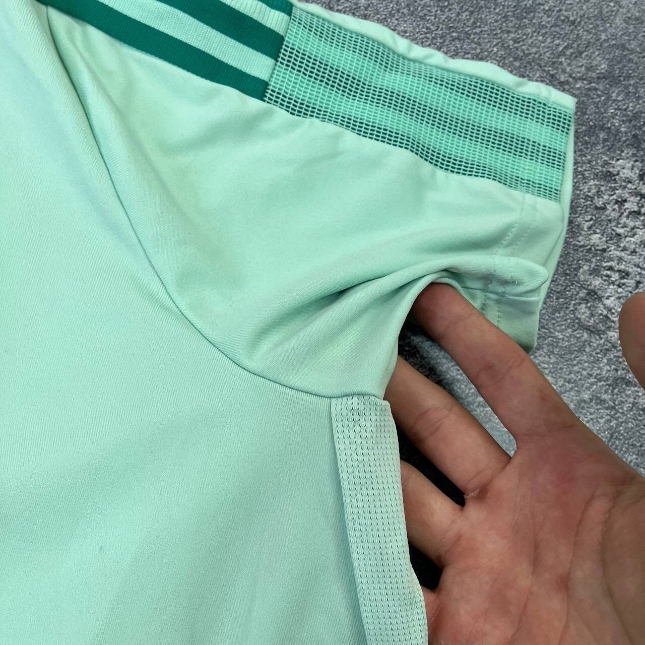 Adidas Mens FC CELTIC 2020/2021 soccer jersey perfect condition Size US M / EU 48-50 / 2 - 8 Thumbnail
