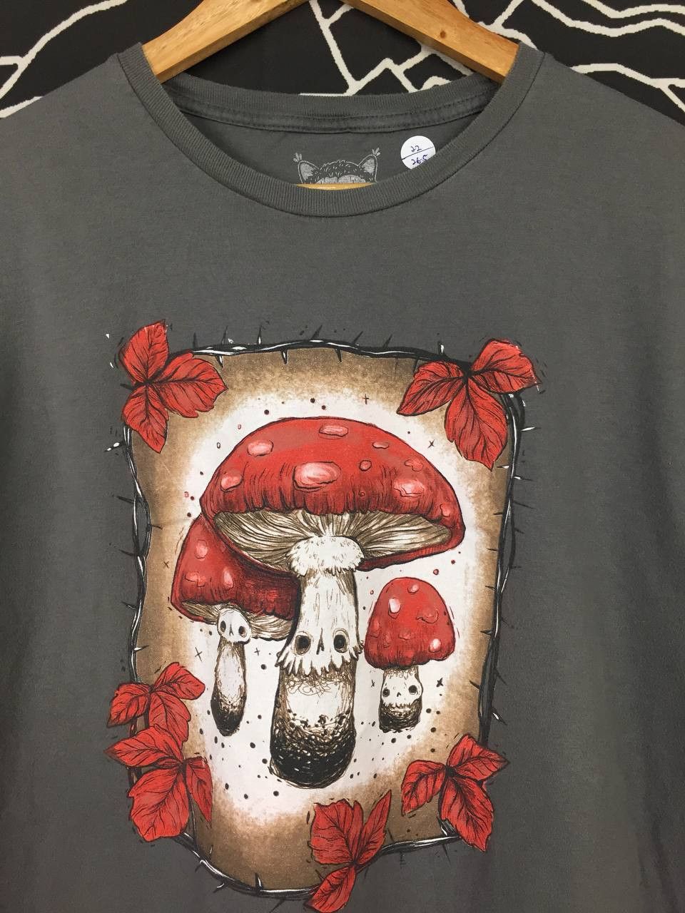 Vintage Stephanie Bayles Poisonous Mushroom Guild Of Calamity Tee Size US L / EU 52-54 / 3 - 3 Thumbnail
