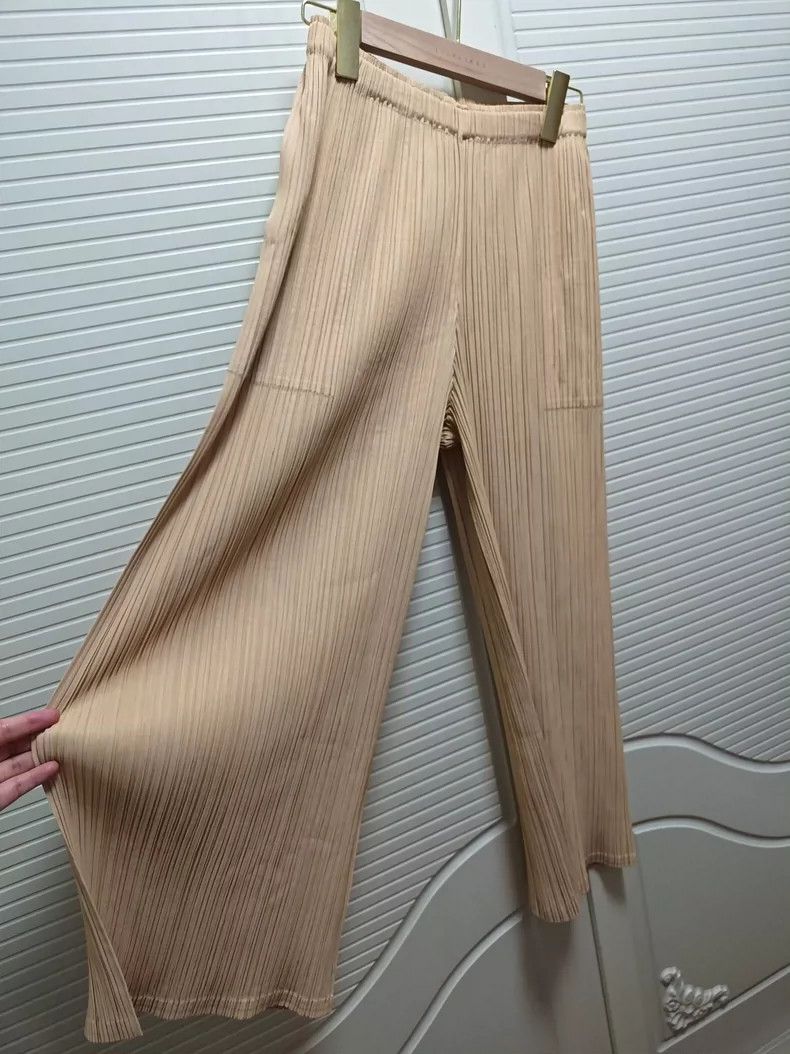 Issey Miyake Issey Miyake size:2 Beige pleated trousers Size 31" - 3 Thumbnail