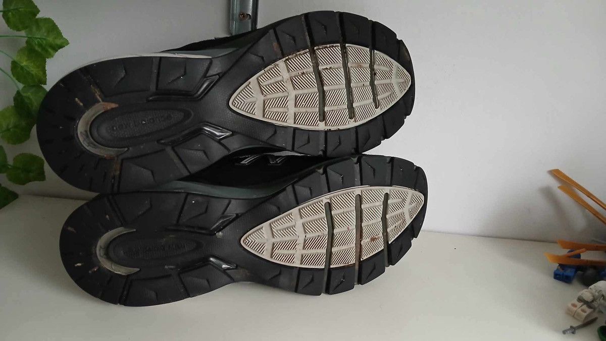 New Balance New Balance 990 V5 size 9 sneakers Size US 9 / EU 42 - 6 Thumbnail