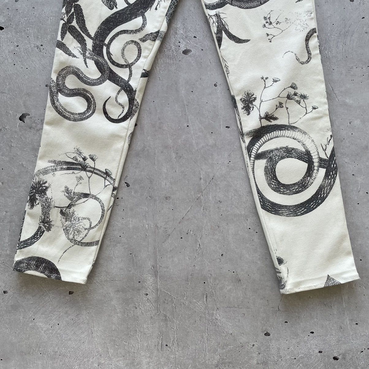 Japanese Brand × Just Cavalli Vintage Just Cavalli Snakes Printed White Jeans 28 size Size 28" / US 6 / IT 42 - 4 Thumbnail