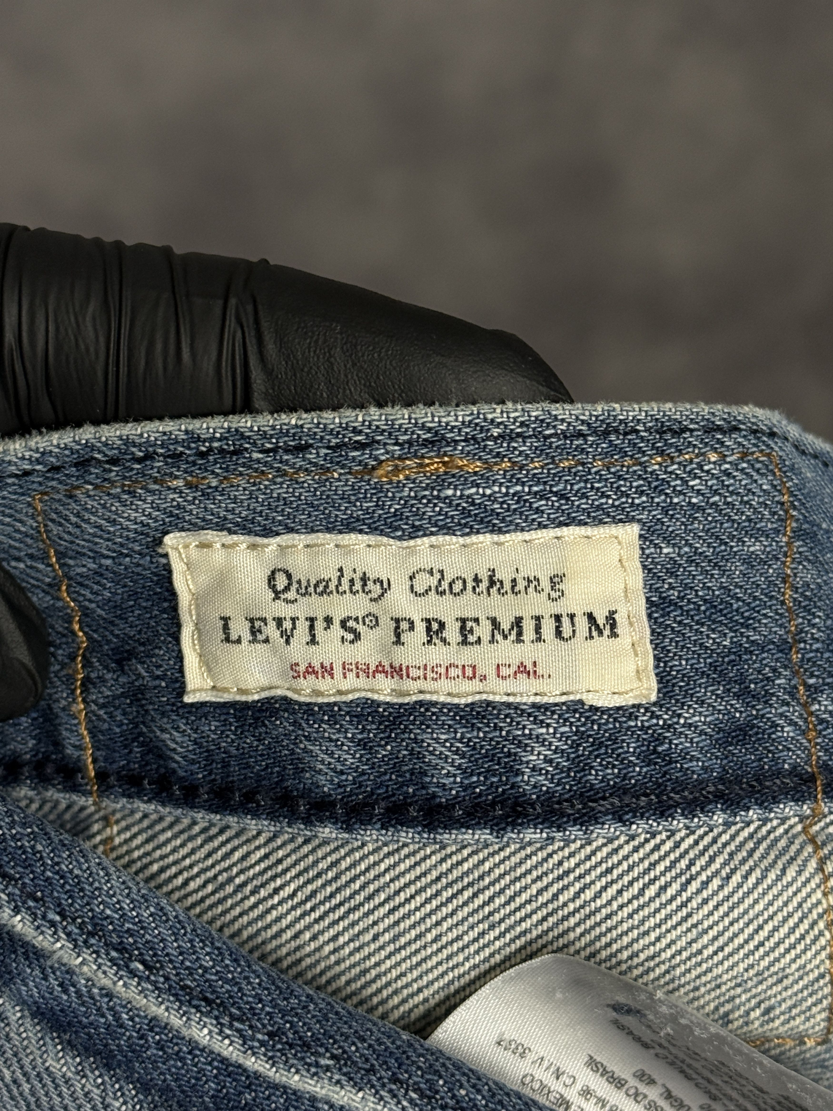 Levi's Levi’s light blue jeans with distressed denim 501 straight Size US 32 / EU 48 - 8 Thumbnail