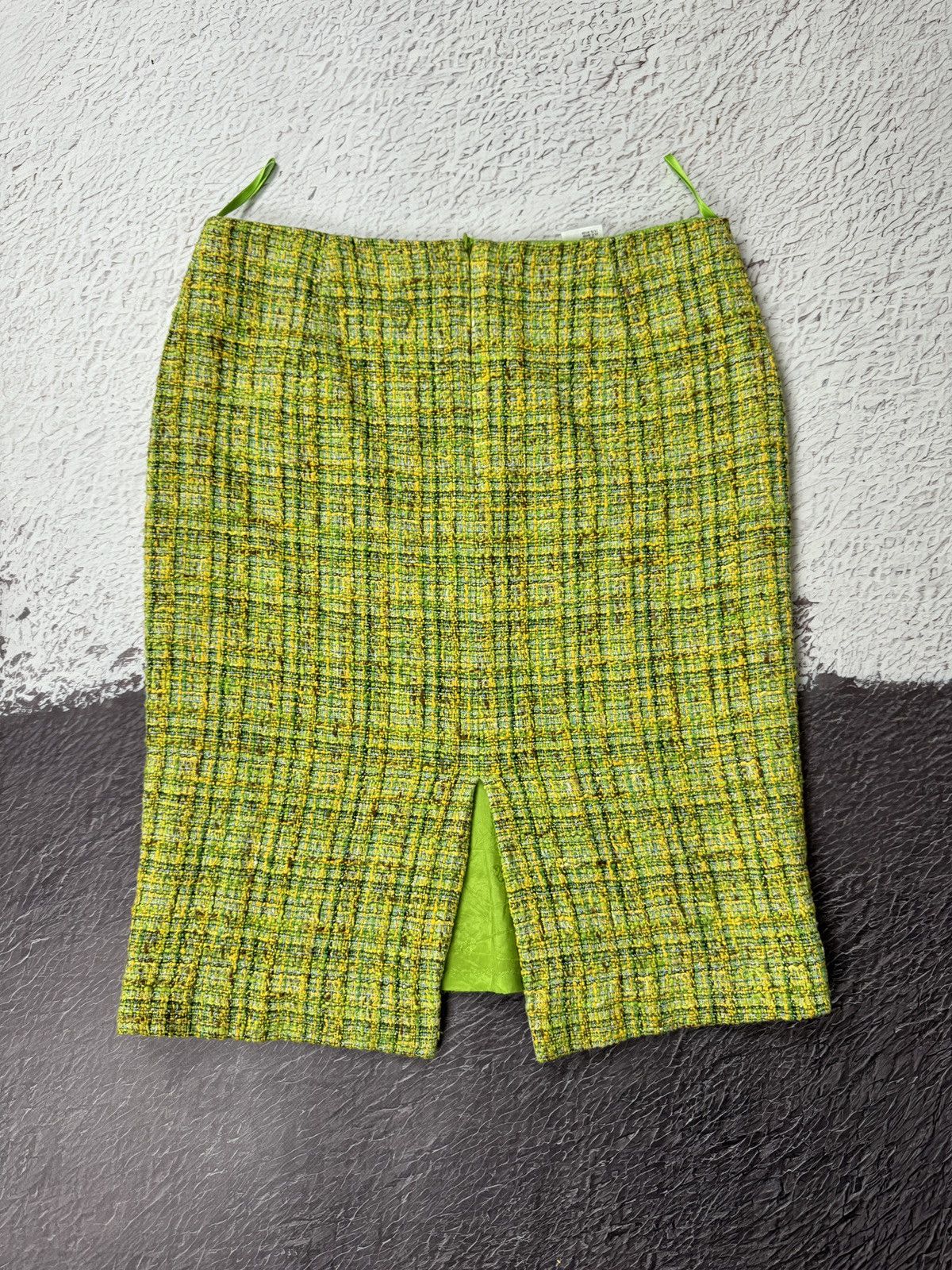 Escada ESCADA Haute Couture Green Fringe Tweed Pencil Skirt size 42 Size 32" / US 10 / IT 46 - 8 Thumbnail