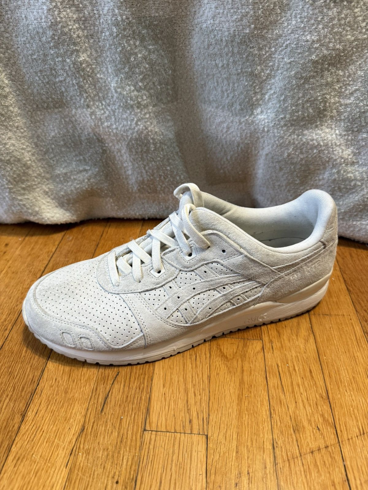 Asics Asics 30th Anniversary Gel Lyte iii OG - Cream Suede Size US 11.5 / EU 44-45 - 3 Thumbnail