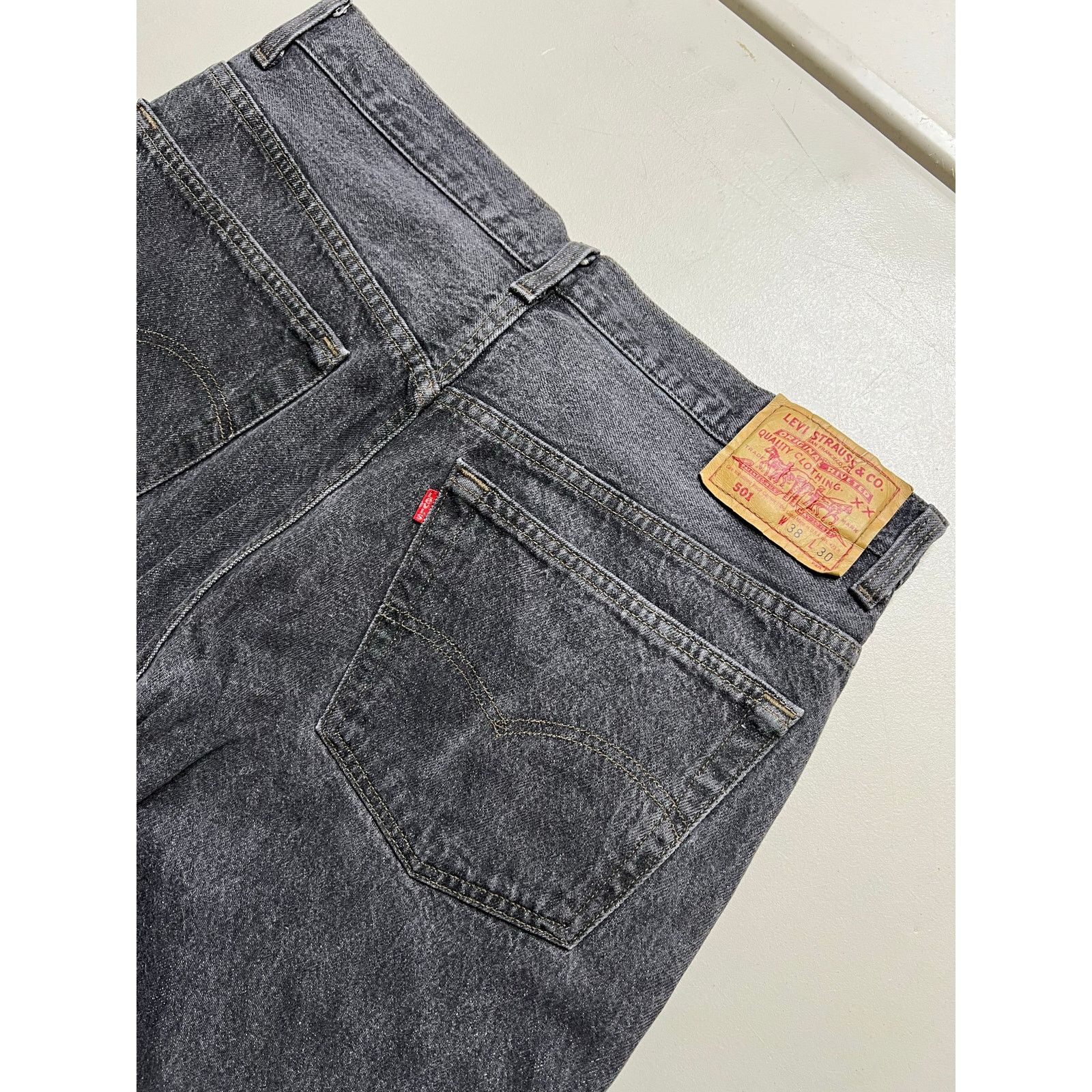 Levi's Vintage Levi's 501 Black / Gray Denim Jeans Men's 38x30 90s Size US 38 / EU 54 - 12 Thumbnail