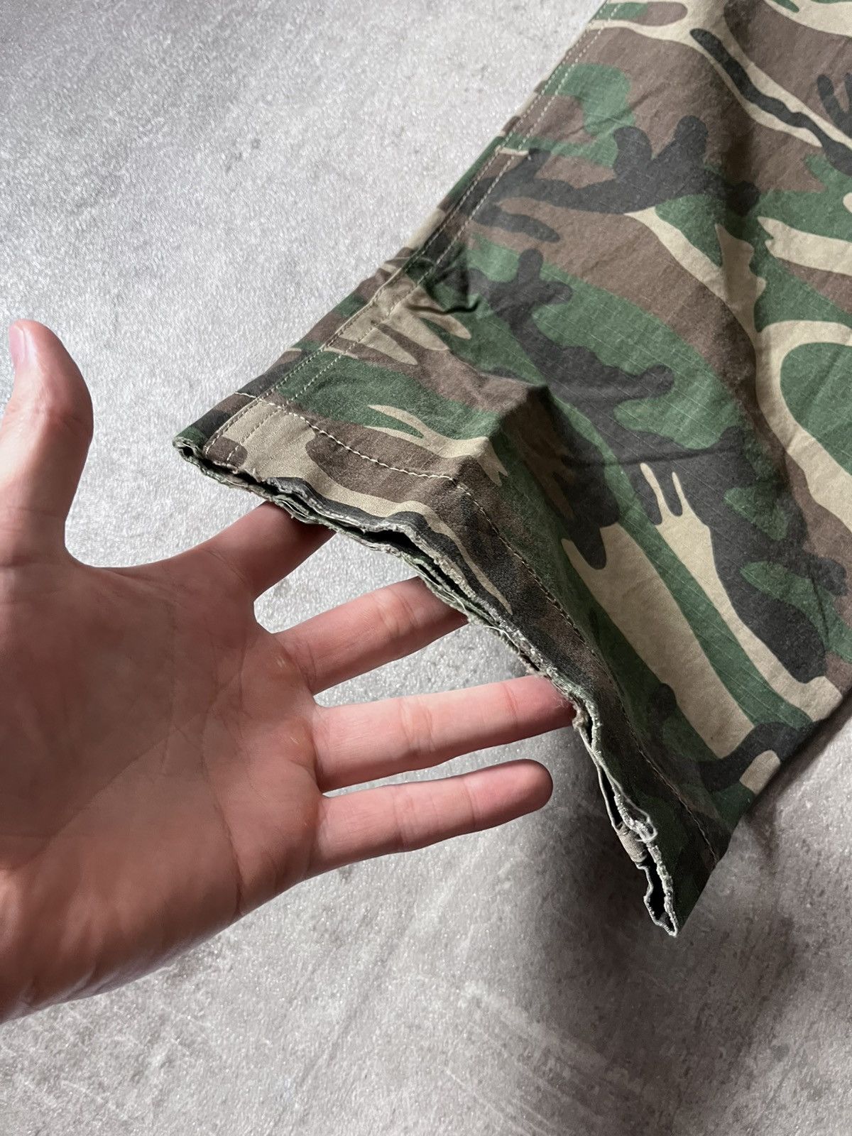 Dolce & Gabbana Dolce & Gabbana camo cargo pants gold heart Size US 40 / EU 56 - 8 Thumbnail