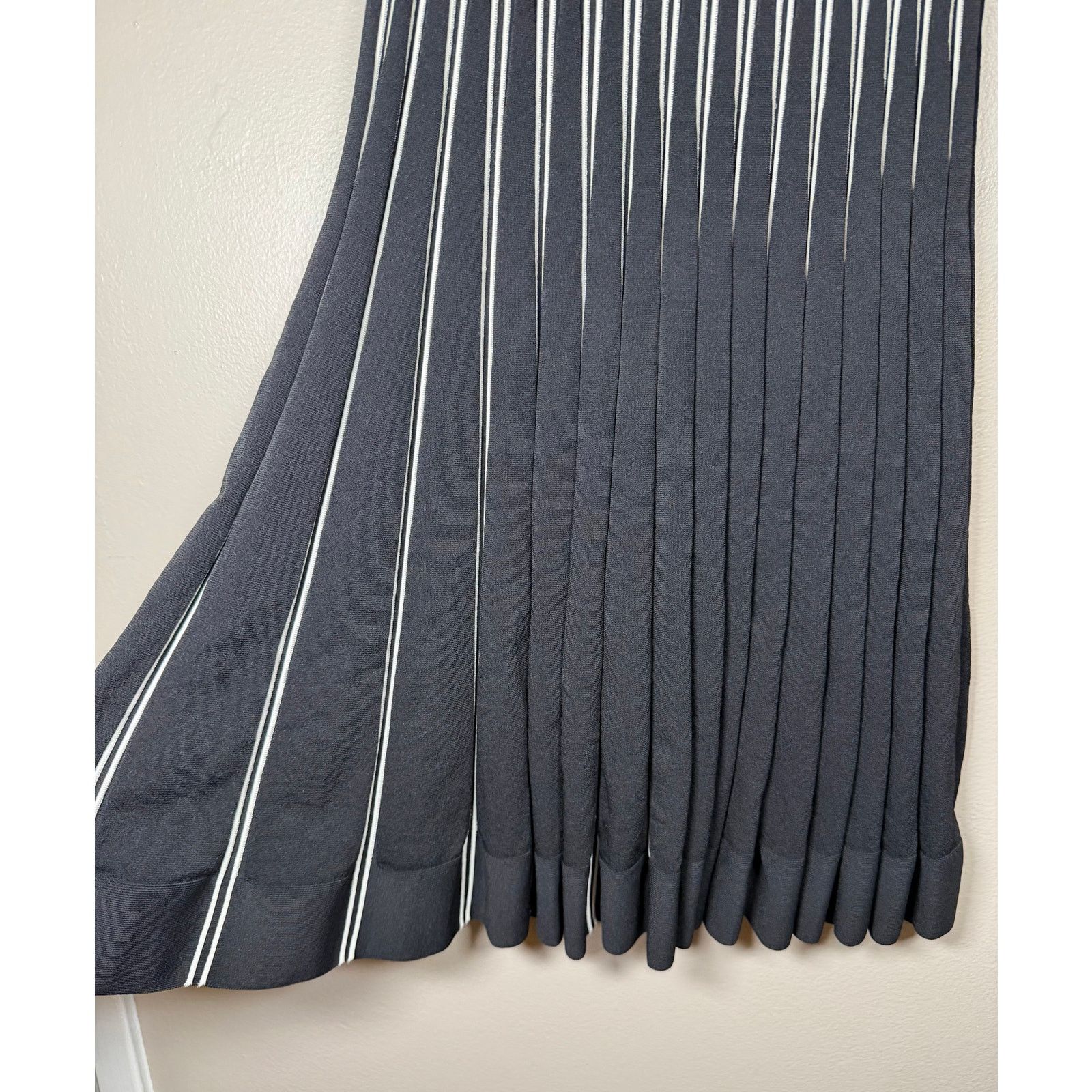 Off-White OFF WHITE Plisse Knit Skirt size 38IT/ XS $1235 Size 26" / US 2 / IT 38 - 10 Thumbnail