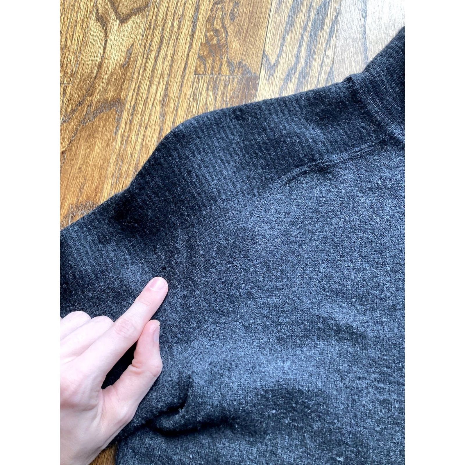 Smartwool Smartwool Sweater Women Size S 100% Merino Wool 1/4 Zip Pullover Dark Gray Knit Mock Neck Zipper Logo Lightweight Breathable Casual Travel Cancer Size S / US 4 / IT 40 - 7 Thumbnail