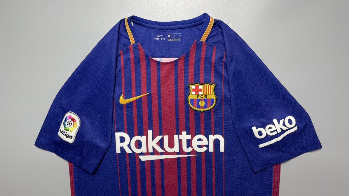Nike BARCELONA NIKE 2017/2018 FOOTBALL HOME JERSEY #10 MESSI Size US M / EU 48-50 / 2 - 3 Thumbnail