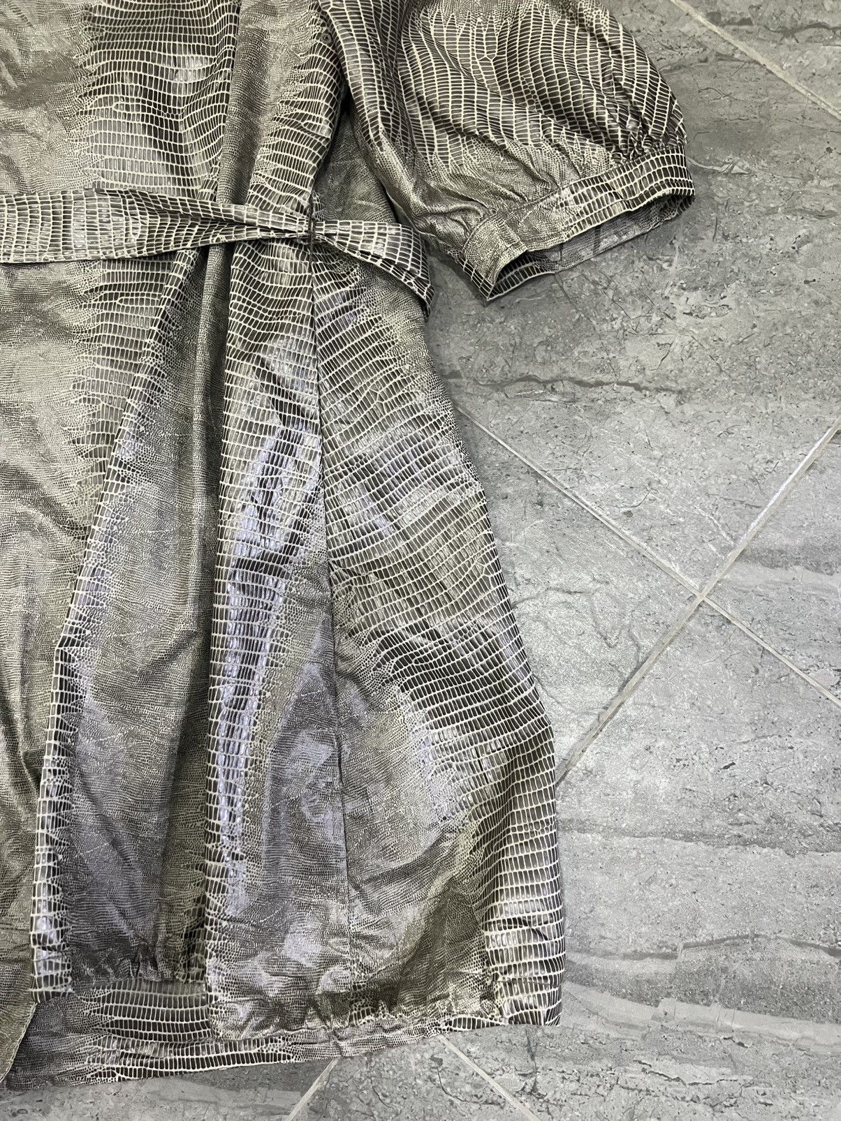 Armani Collezioni Armani Collezioni Crocodile Embossed Metallic Trench Coat Size M / US 6-8 / IT 42-44 - 17 Thumbnail