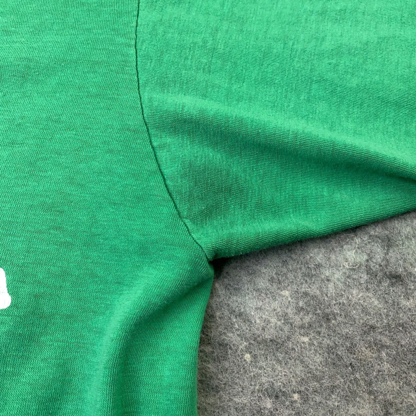 Vintage VINTAGE Advertees Shirt Mens M Green 80s TV Pog Mo Thoin Kiss My Grits Short Sleeve Crew Neck Cotton Polyester Knit T-Shirt Size US M / EU 48-50 / 2 - 6 Thumbnail