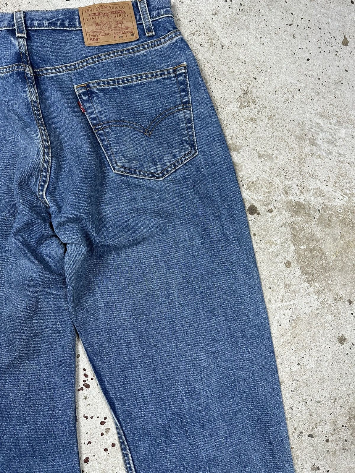 Levi's × Vintage Vintage 2002 Levi’s 505 Denim Pants Jeans Mexico Size US 36 / EU 52 - 14 Thumbnail