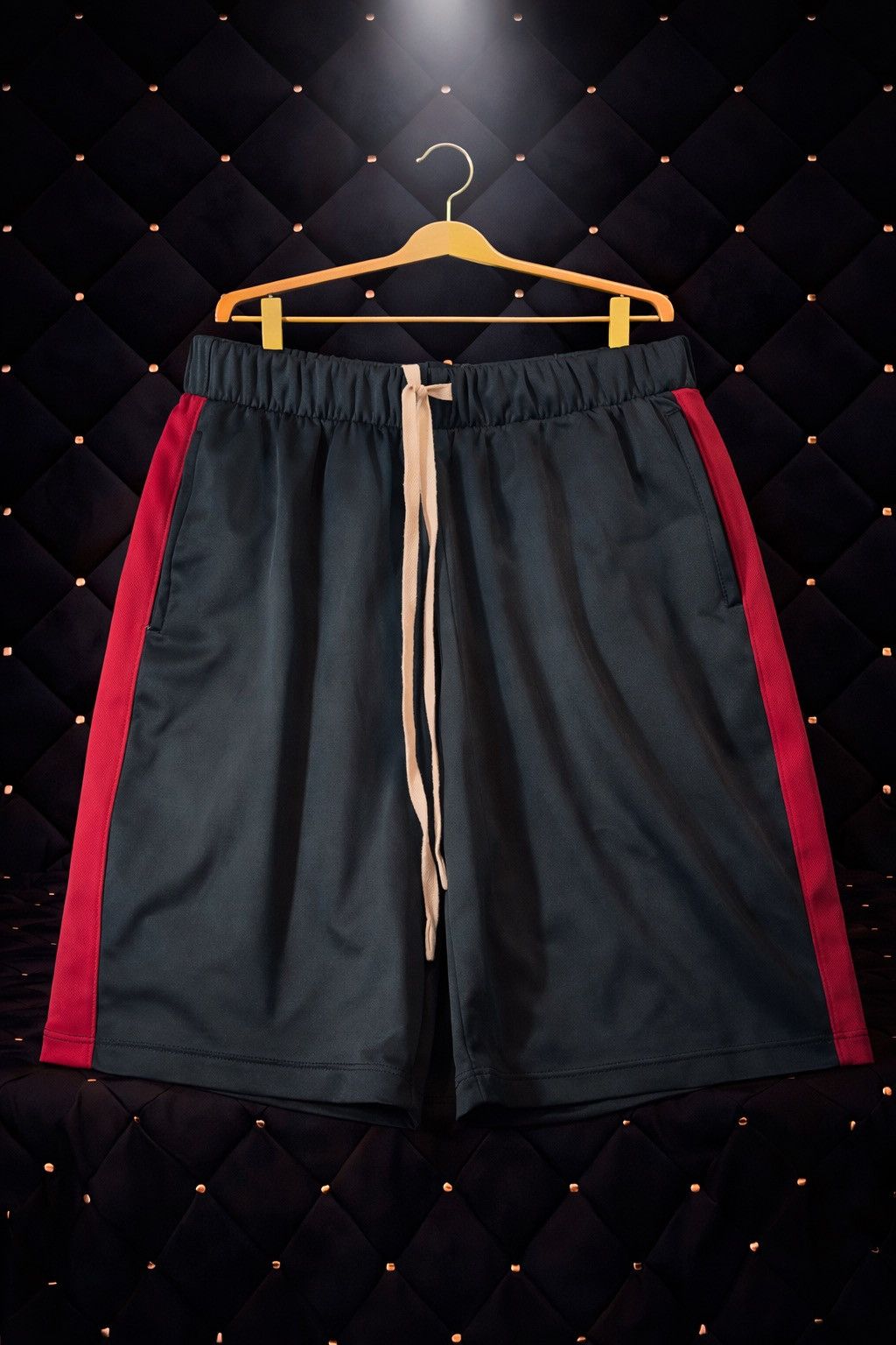 Other FOREST GREEN RED SIDE STRIPE DRAWSTRING TRACK SHORTS Size US 32 / EU 48 - 1 Preview