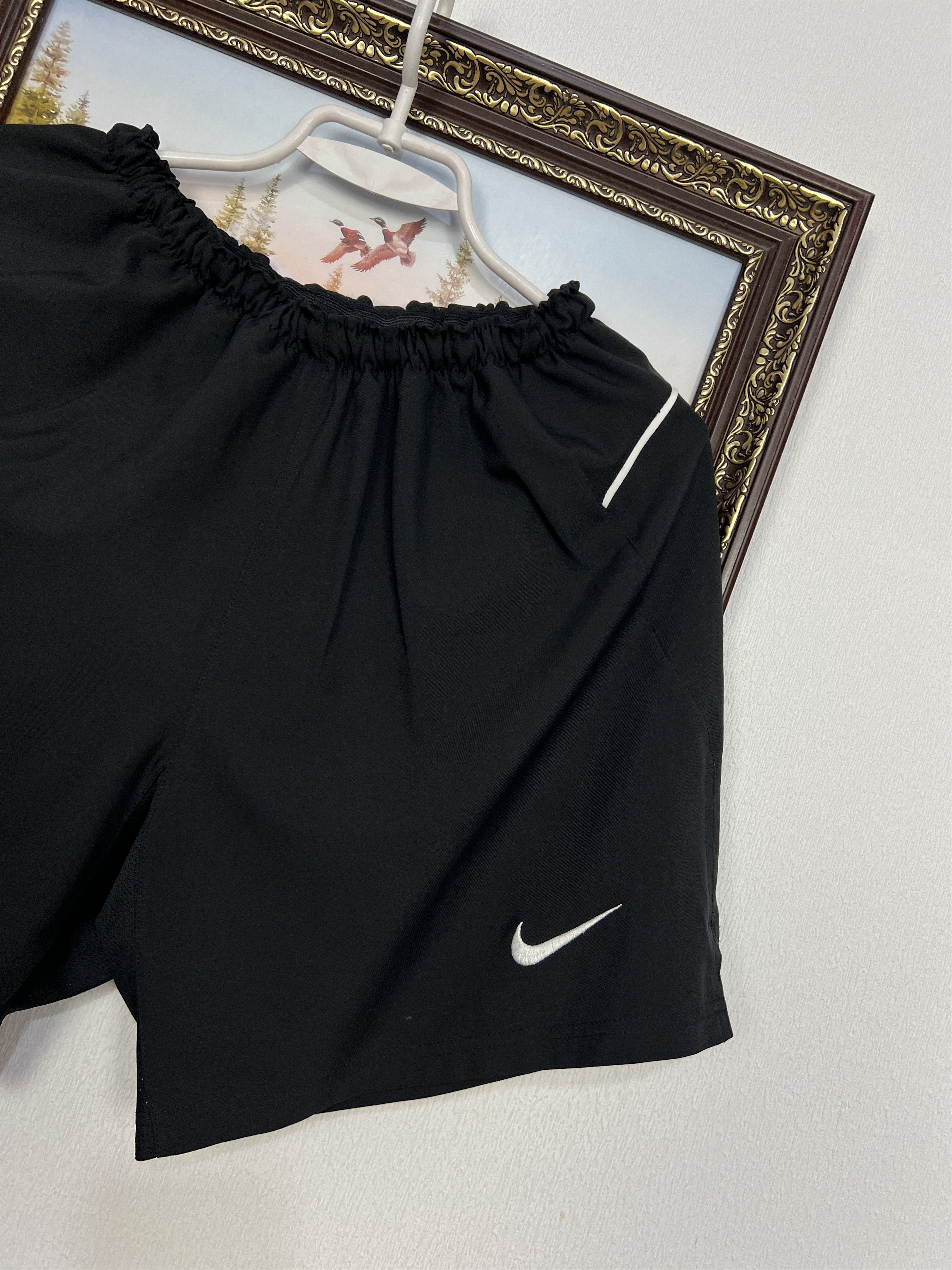 Nike Vintage Nike Manchester United Football Shorts Soccer Mens Size US 32 / EU 48 - 2 Thumbnail