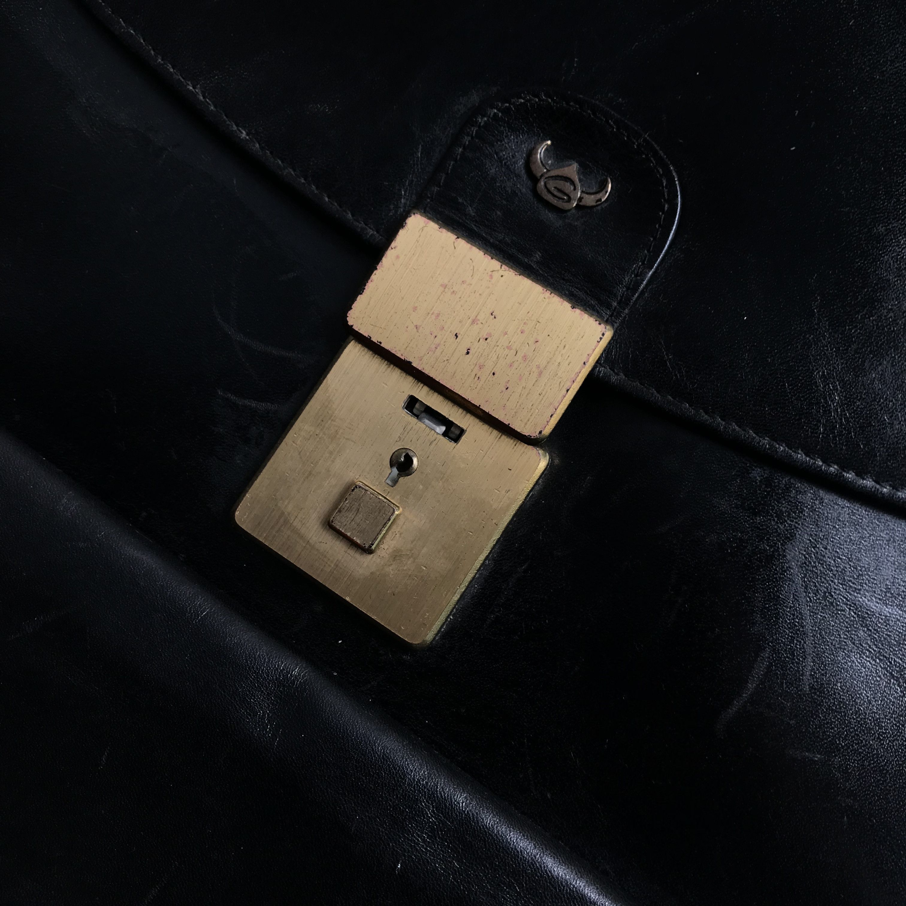 Vintage Vintage golden head germany black Satchel Bag Soulder Bag Size ONE SIZE - 13 Thumbnail